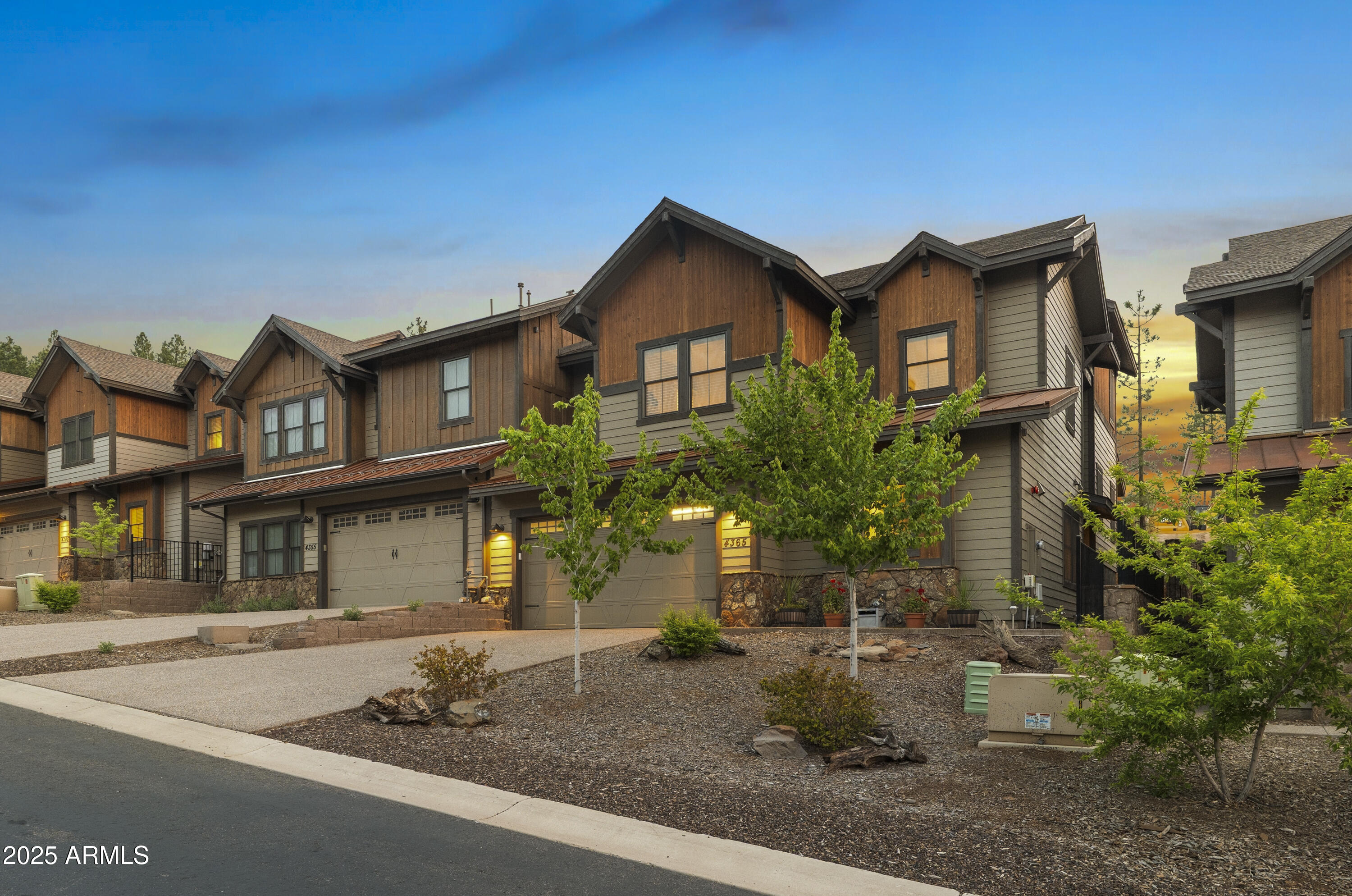 4365 W ARABIAN Trail