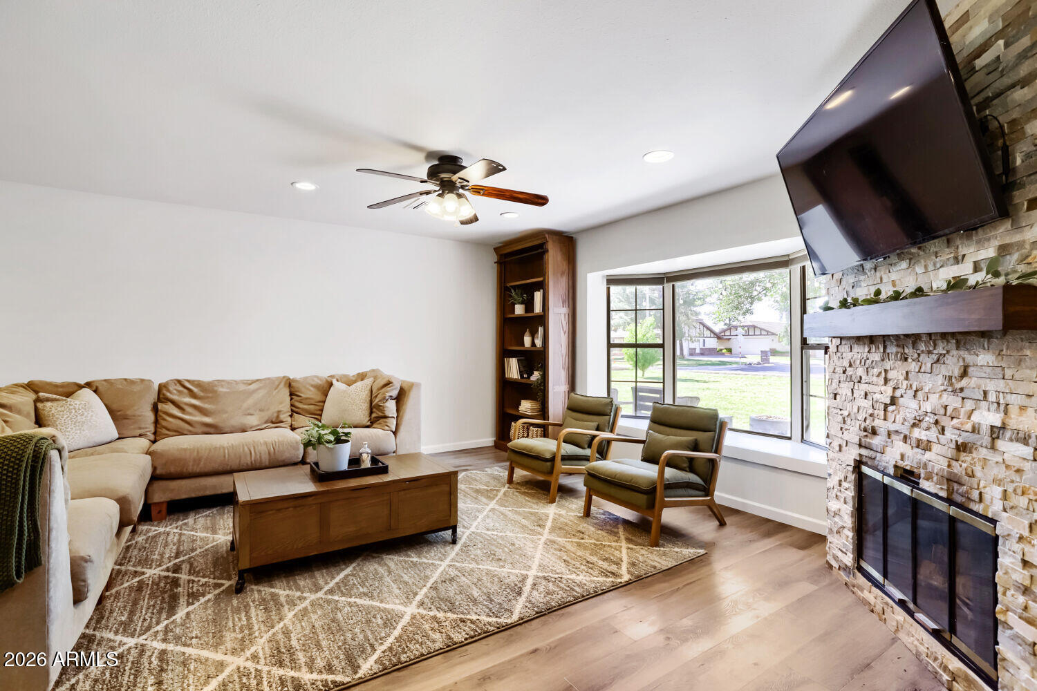 4111 W PARADISE Lane