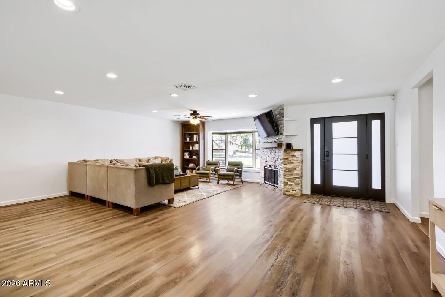 4111 W PARADISE Lane