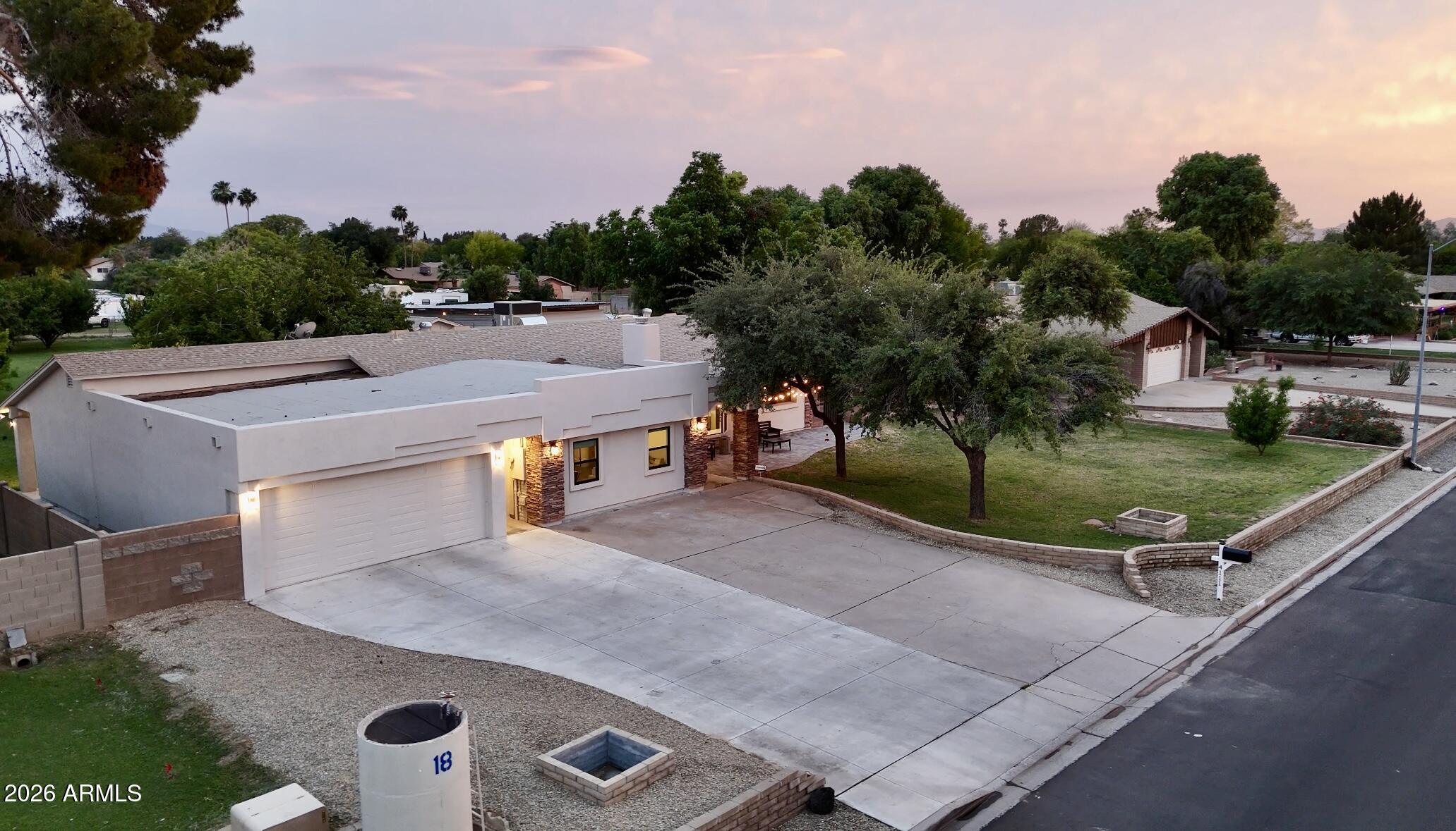 4111 W PARADISE Lane