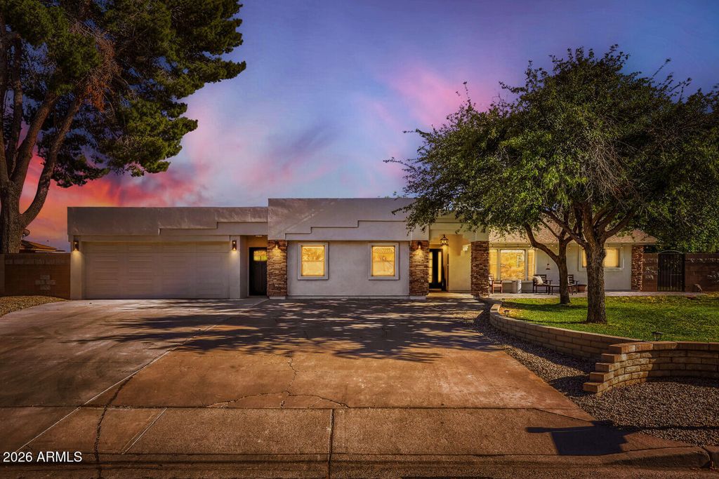 Photo of 4111 W Paradise Lane, Phoenix, AZ 85053 (MLS # 7028982)