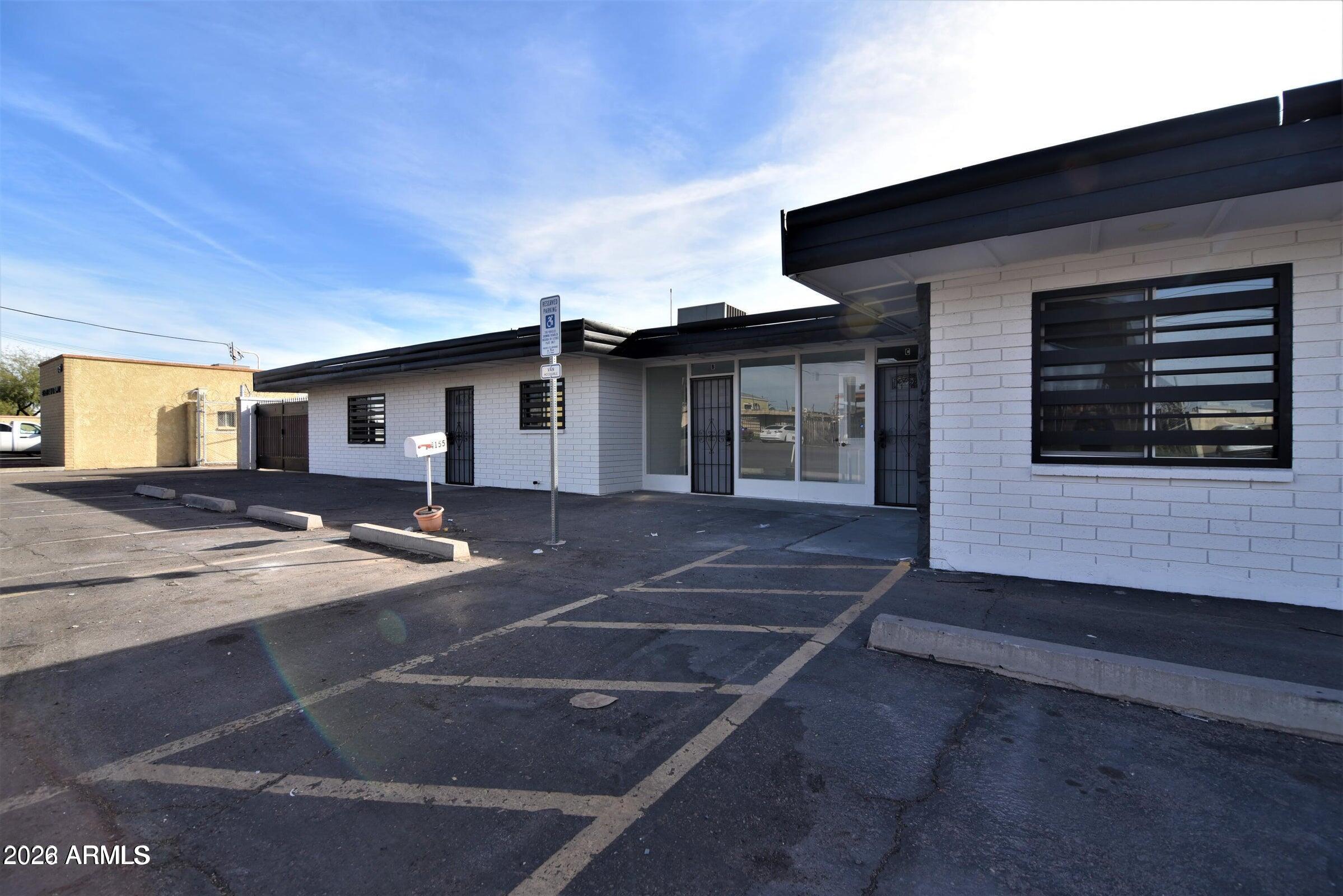 4155 W WHITTON Avenue