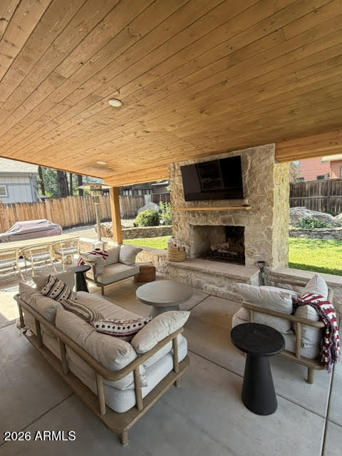 1010 W BOULDER Lane