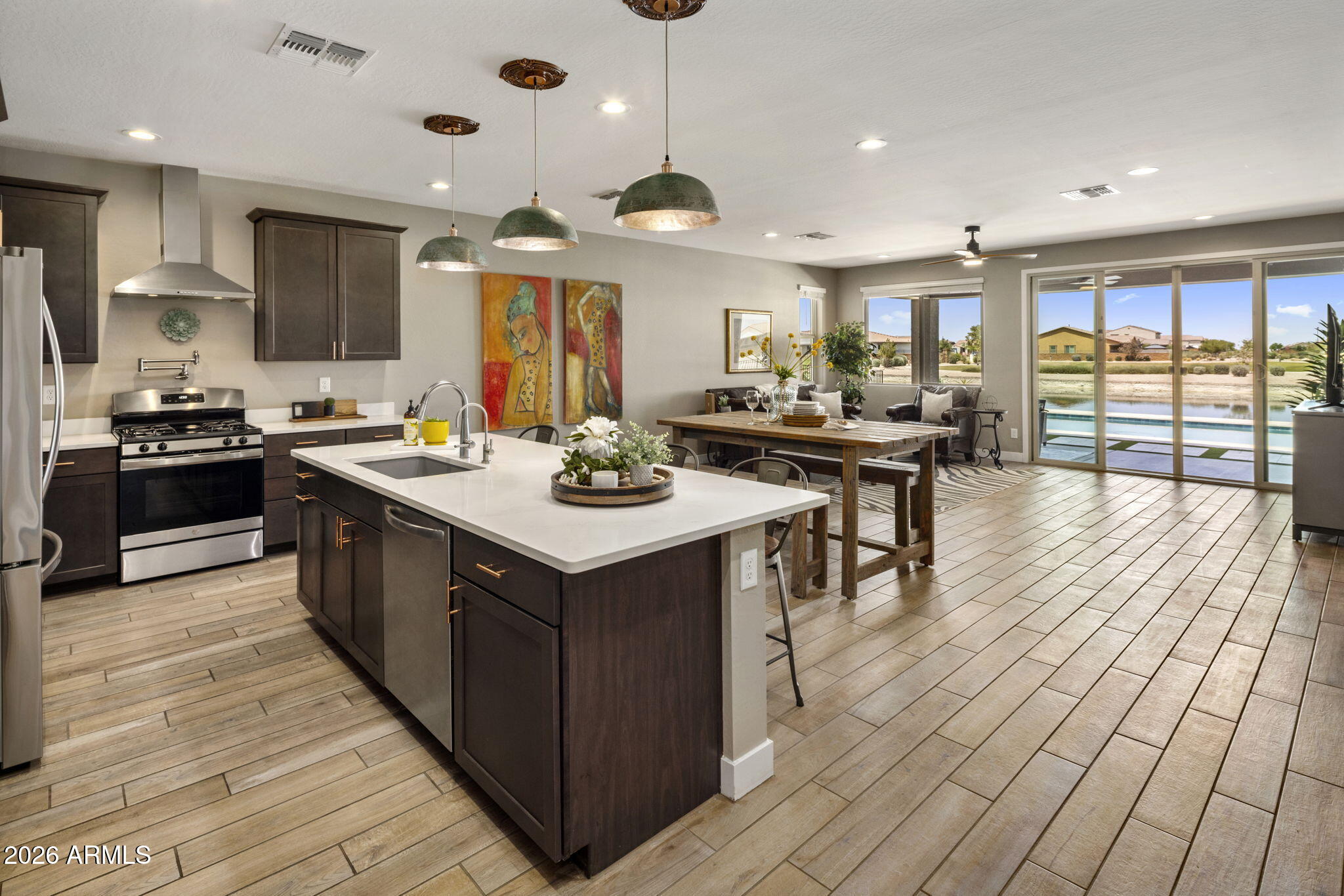 40654 W DESERT FAIRWAYS Drive