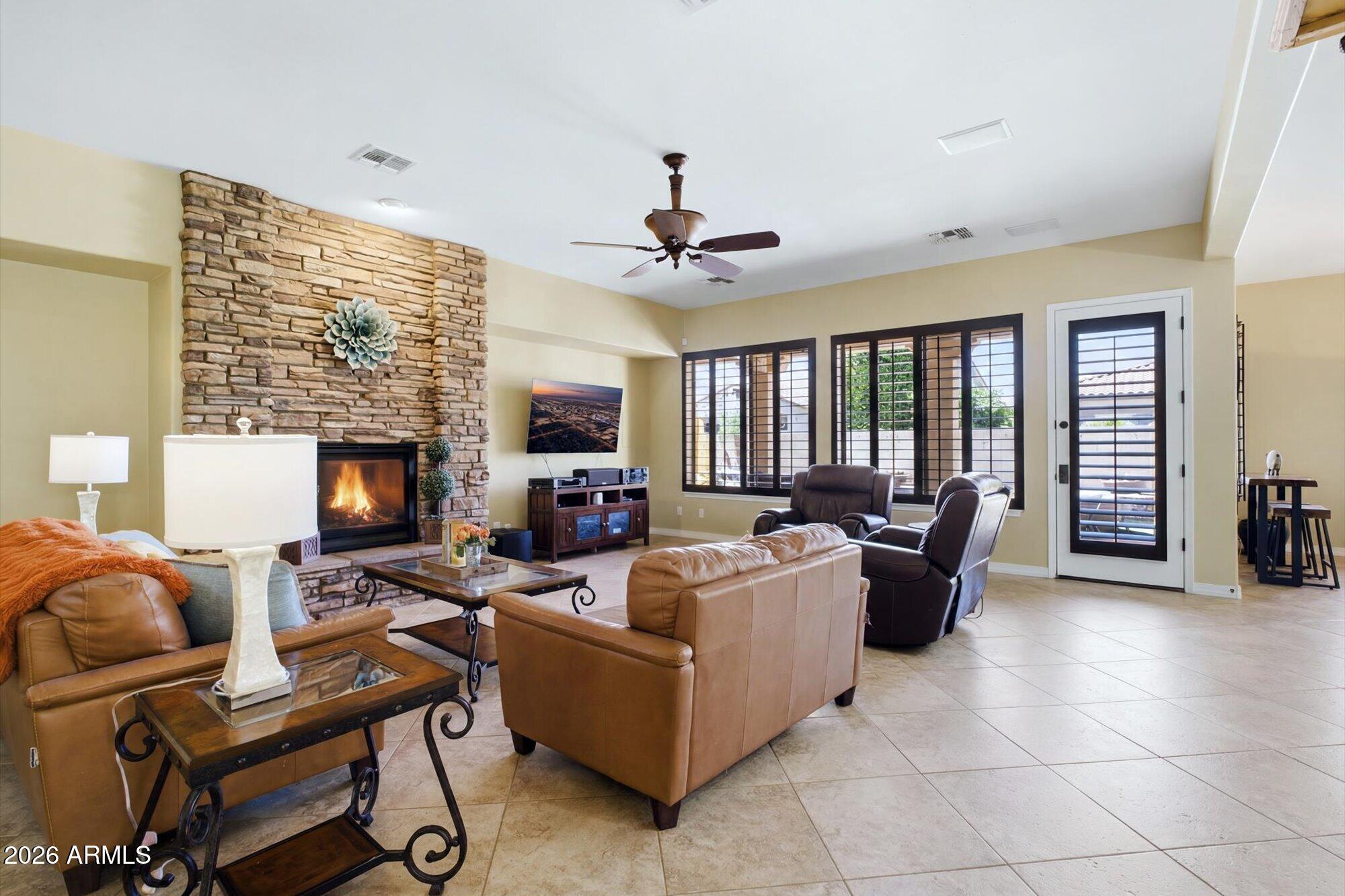 3555 E GLACIER Place
