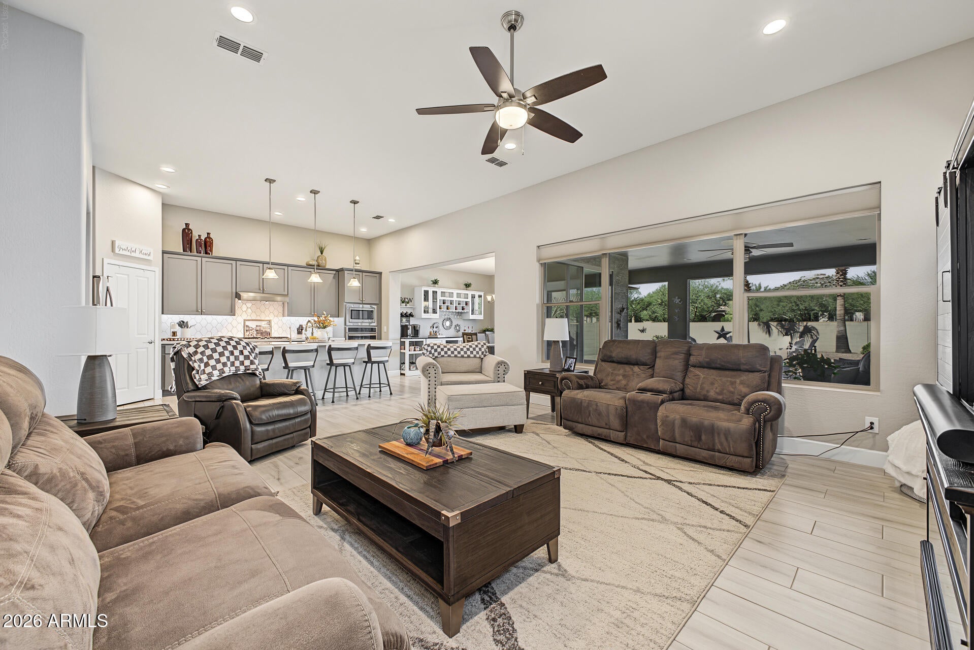 4624 W AGAVE Avenue
