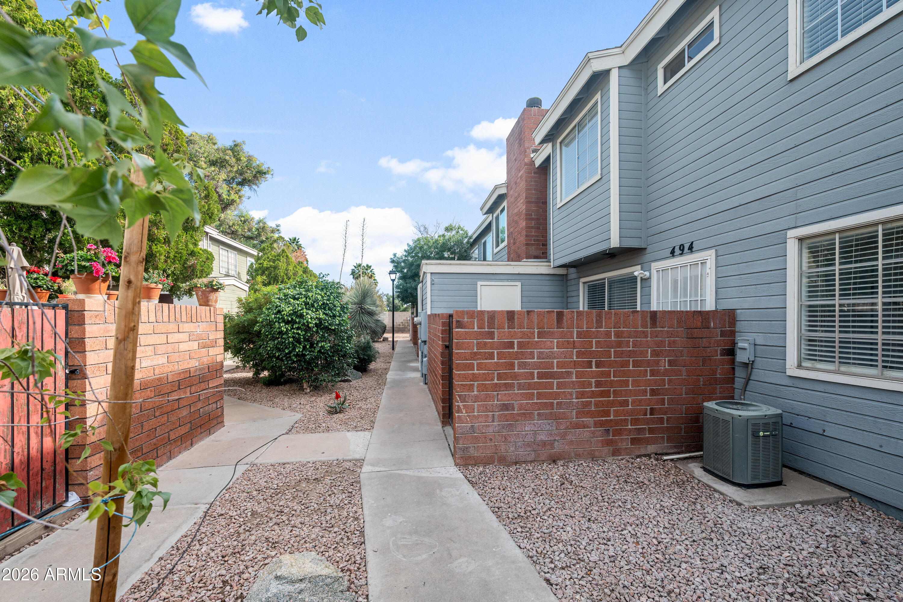 2301 E UNIVERSITY Drive 494