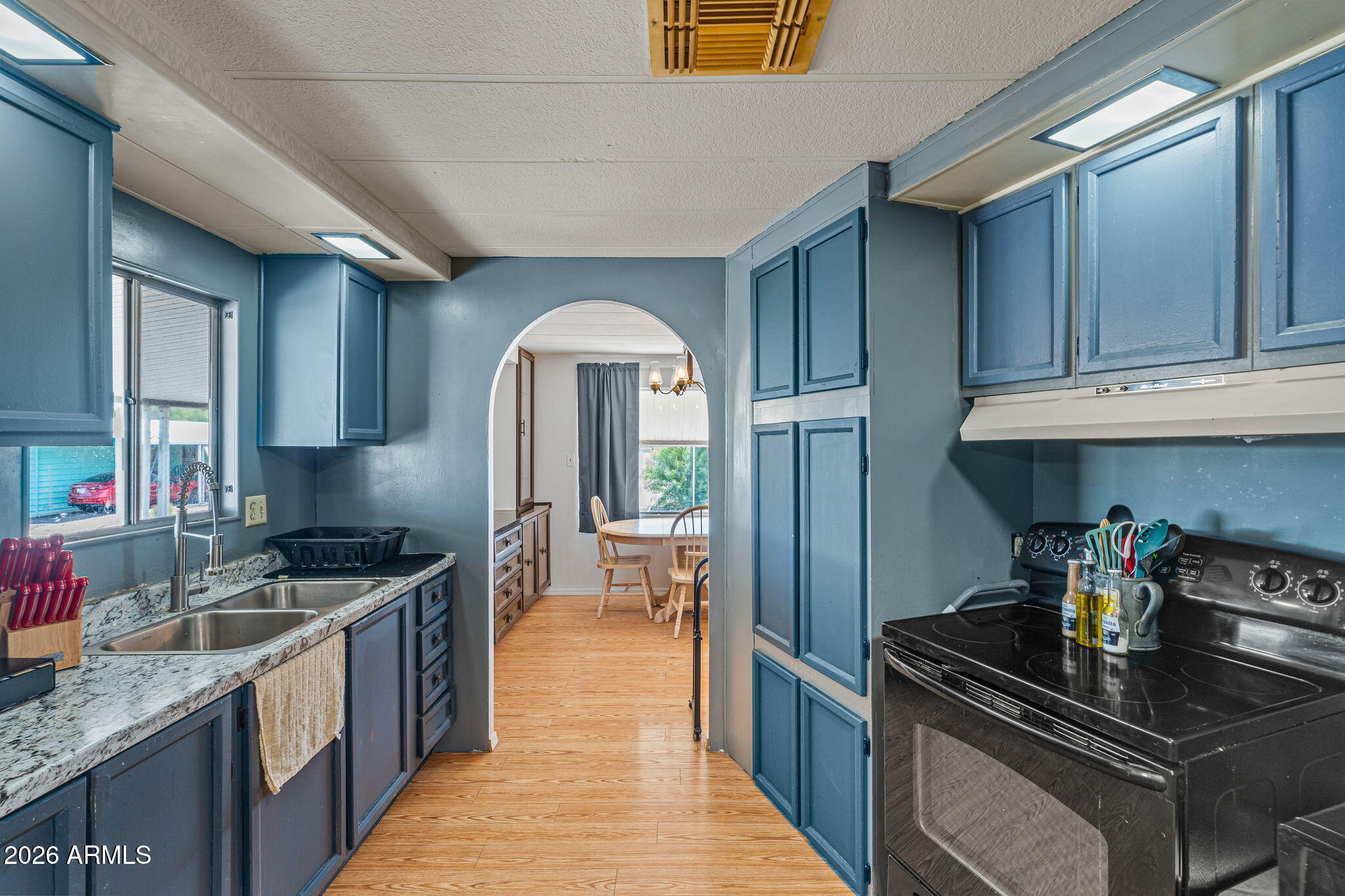 2609 W Southern Avenue 398