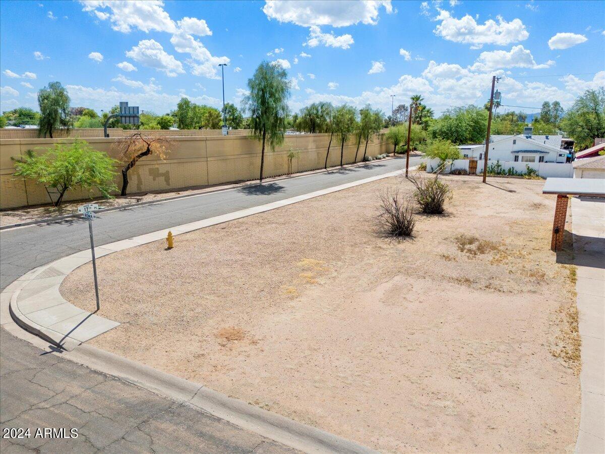 1725 E ROMA Avenue 11