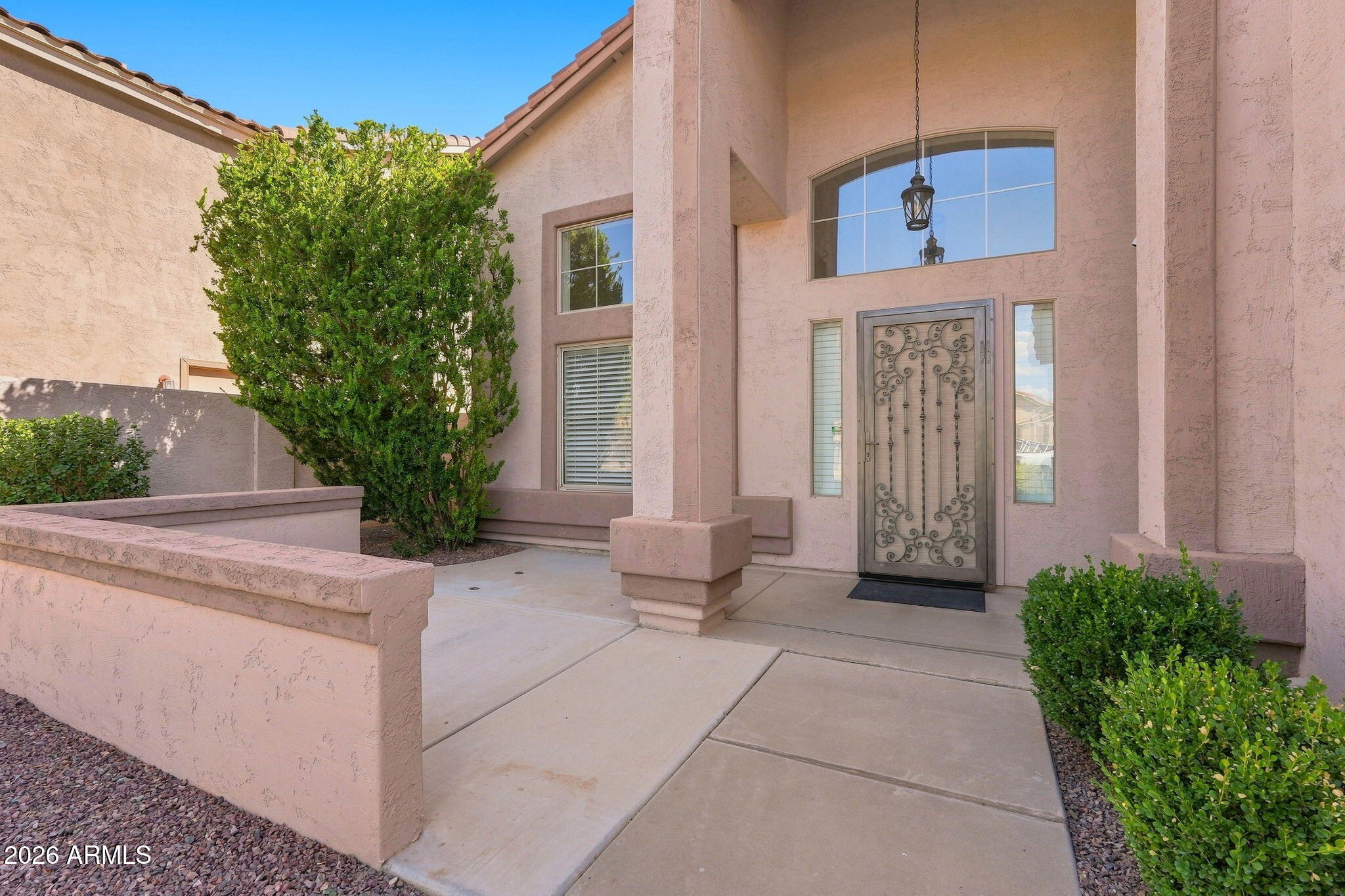 1143 E BAYLOR Lane