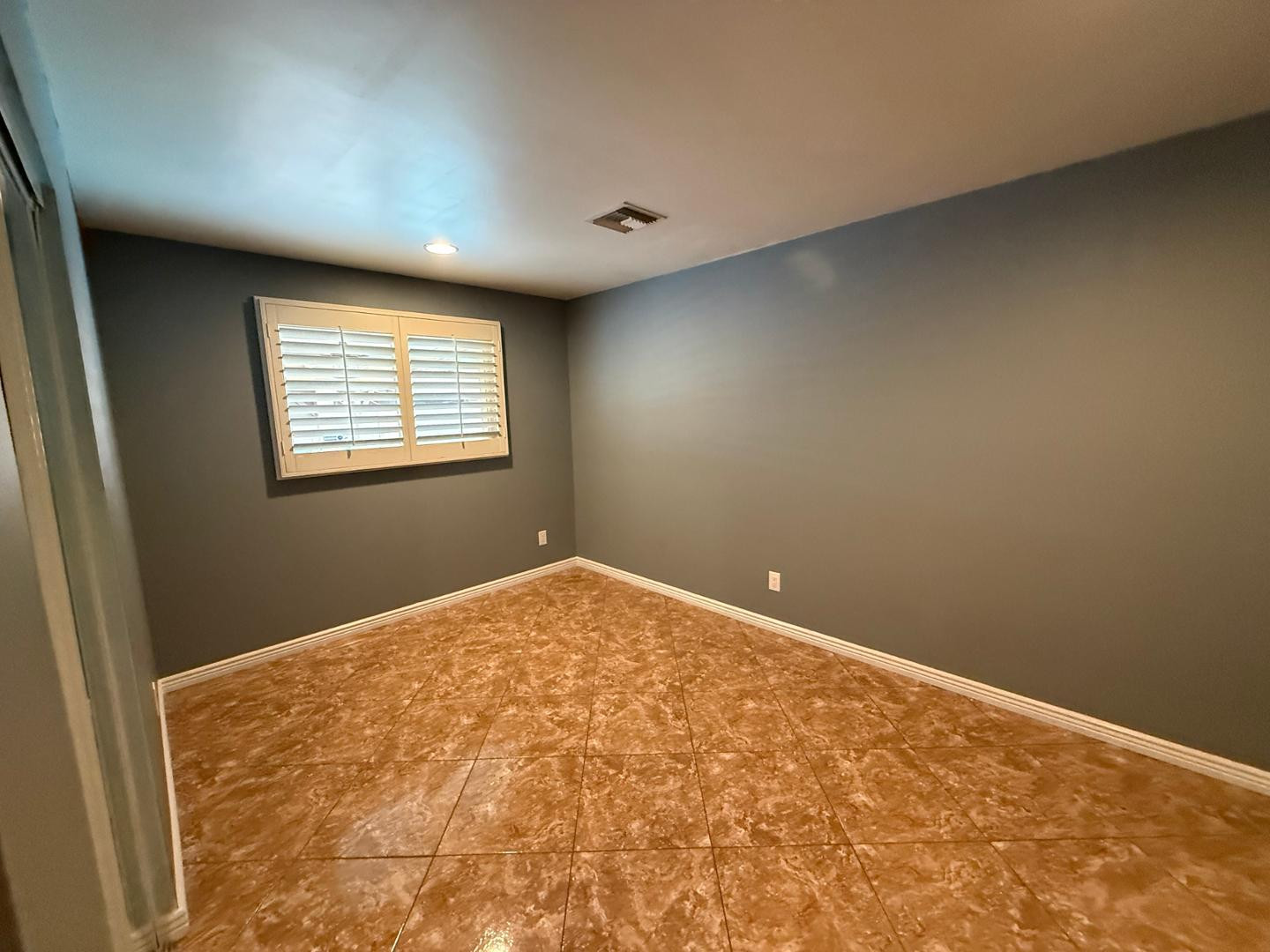 4028 W Augusta Avenue