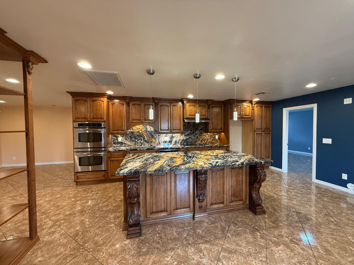 4028 W Augusta Avenue