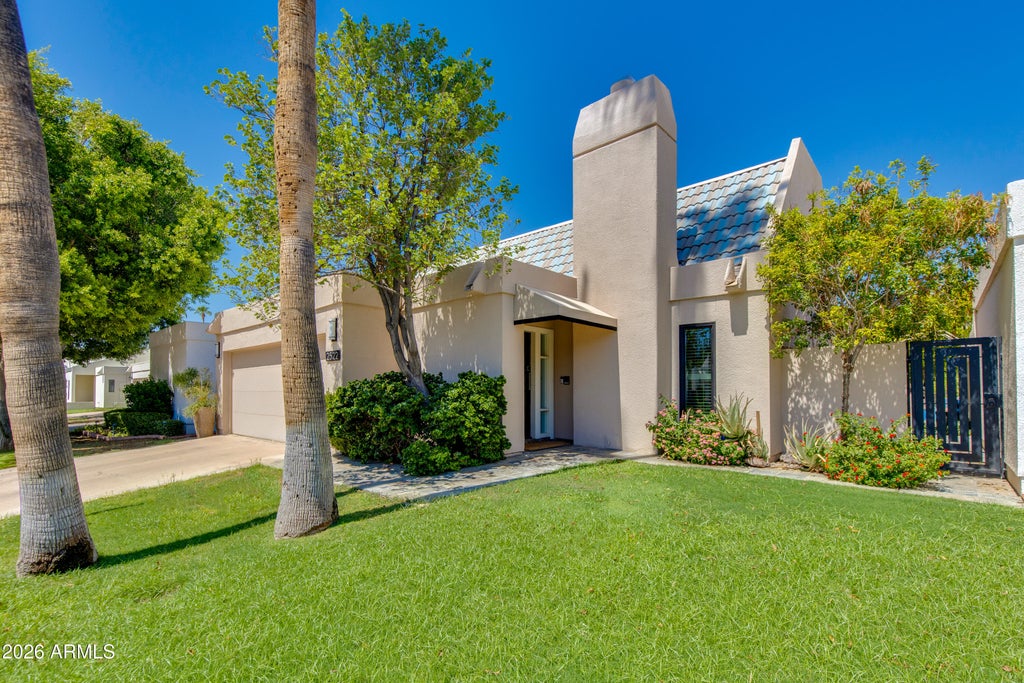 Photo of 2522 E Oregon Avenue, Phoenix, AZ 85016 (MLS # 7074767)