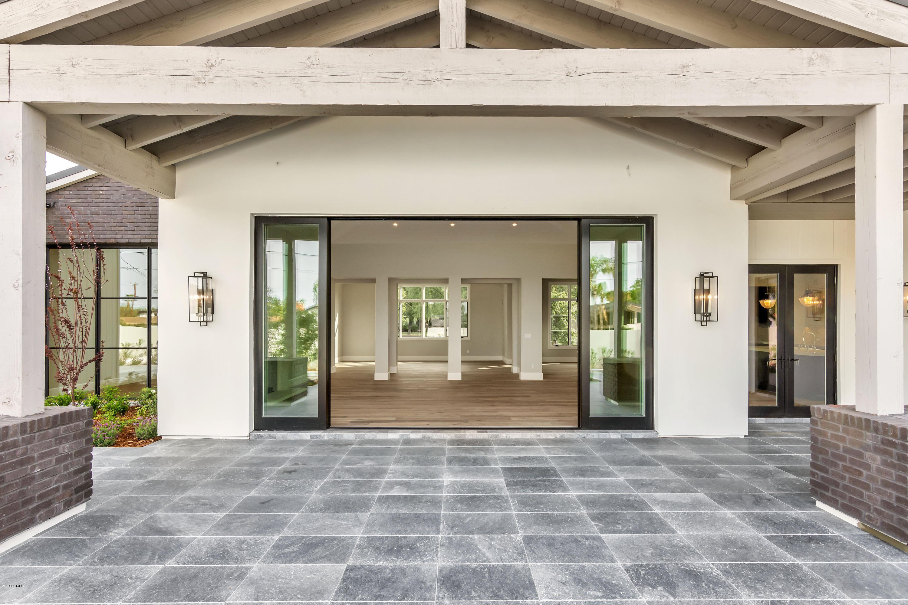LAFAYETTE VILLA 3 - Residential