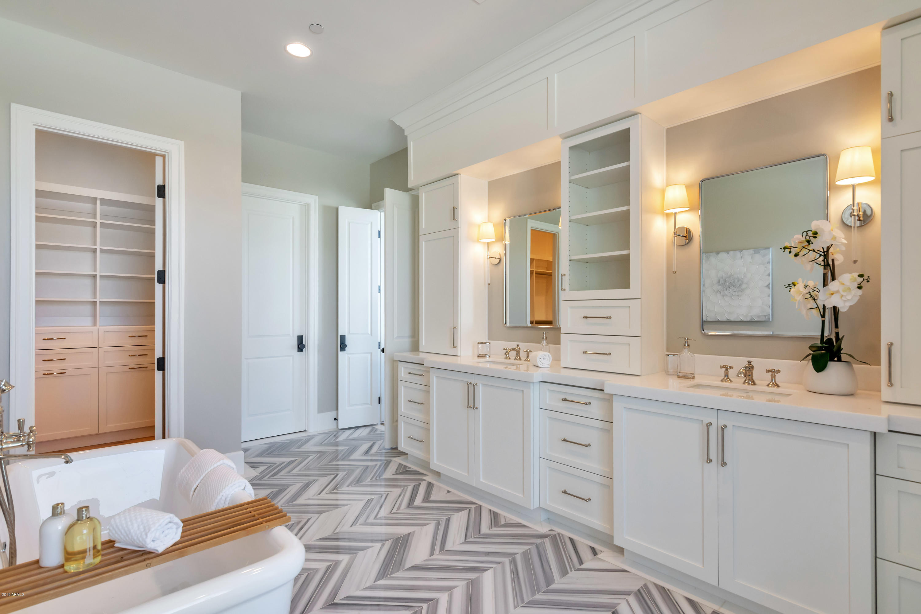 LAFAYETTE VILLA 3 - Residential