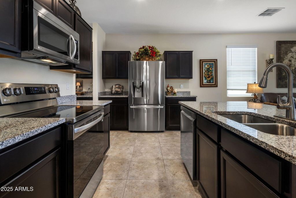 Photo of 1071 W Castle Court, Casa Grande, AZ 85122 (MLS # 6899974)