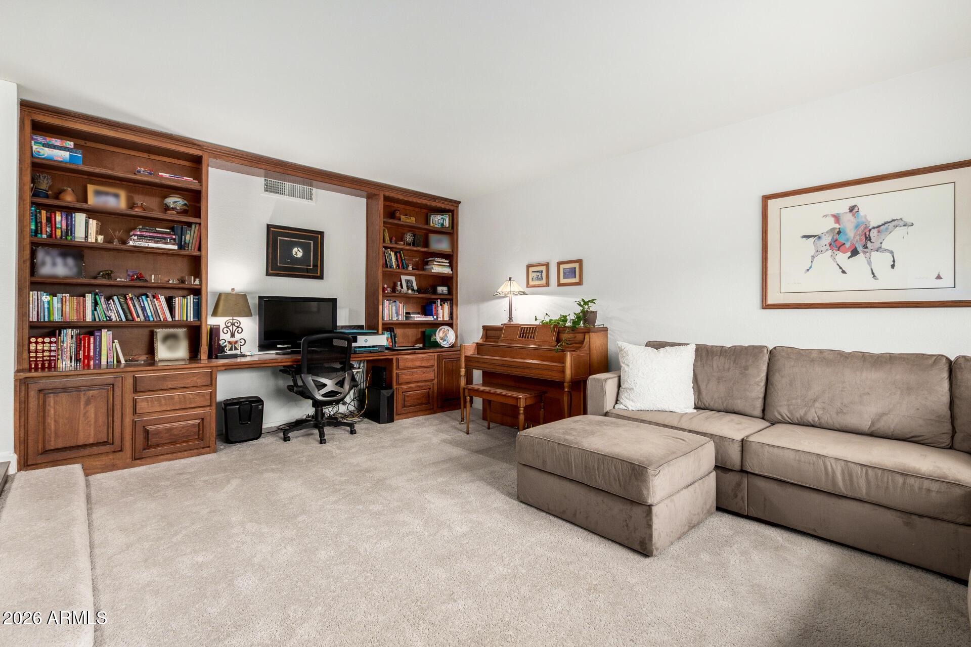 2112 E APOLLO Avenue