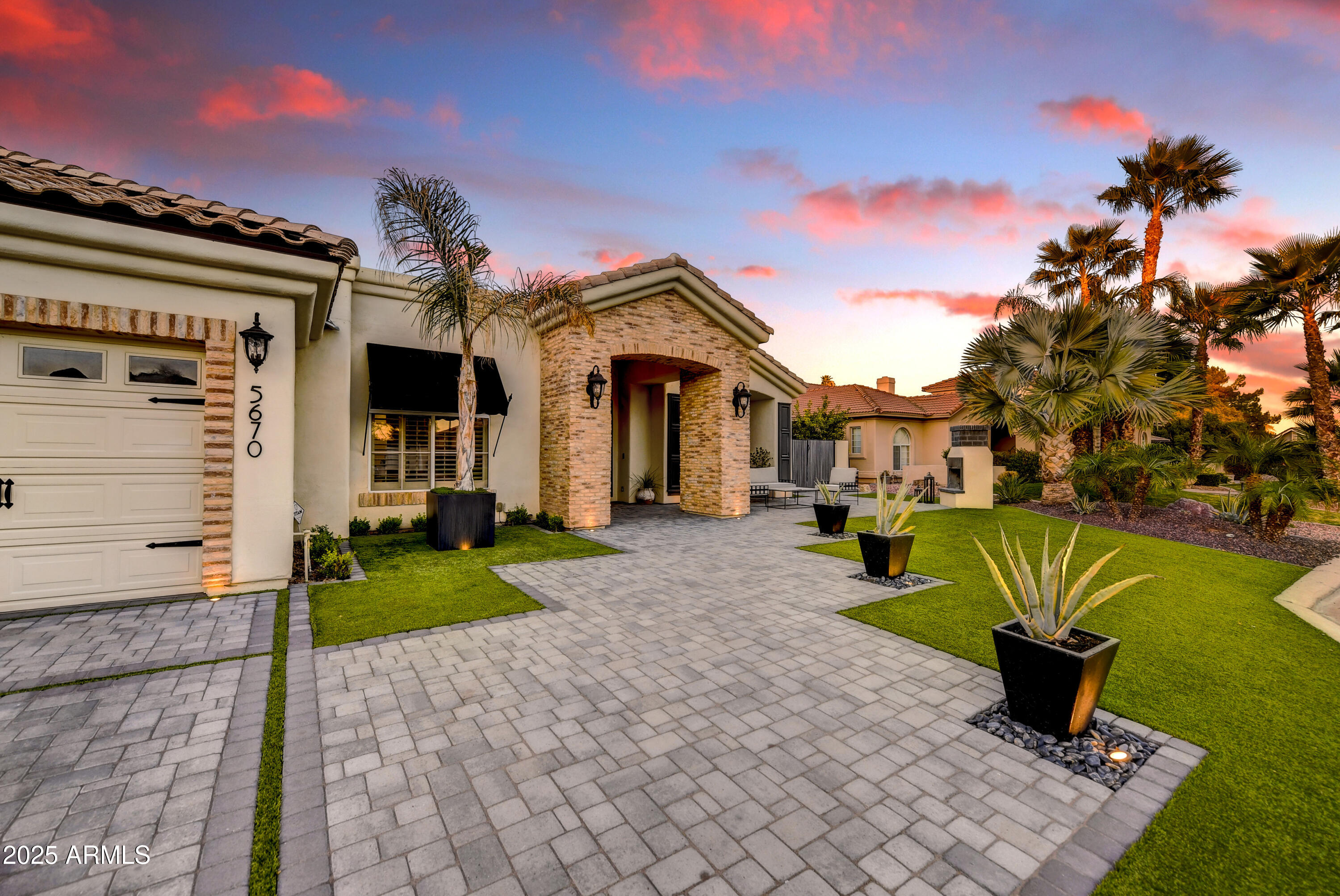 5670 W LINDA Lane