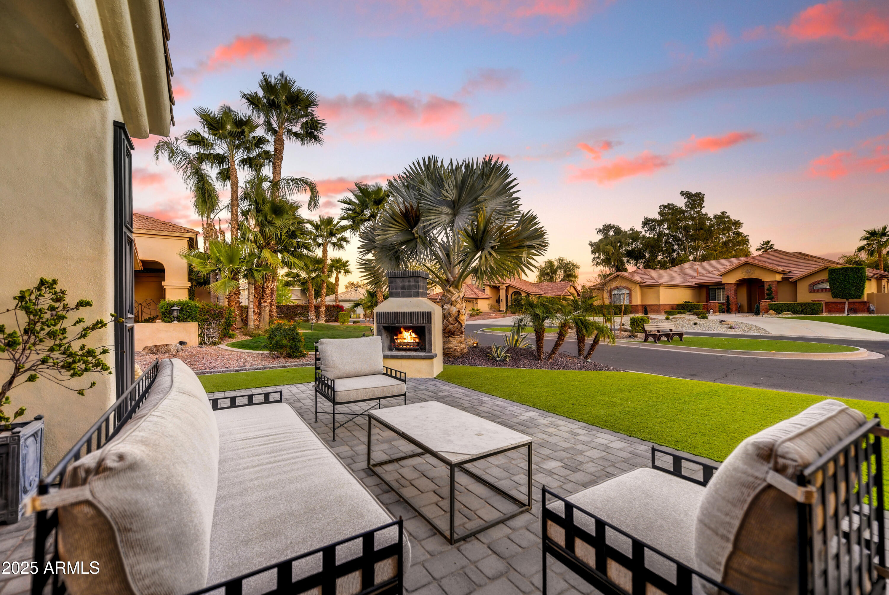 5670 W LINDA Lane