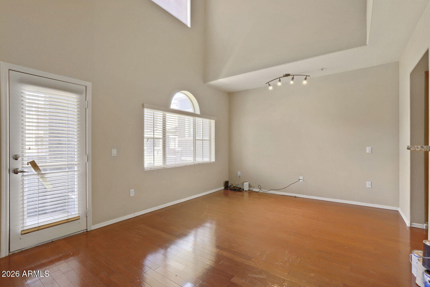 2401 E RIO SALADO Parkway 1095