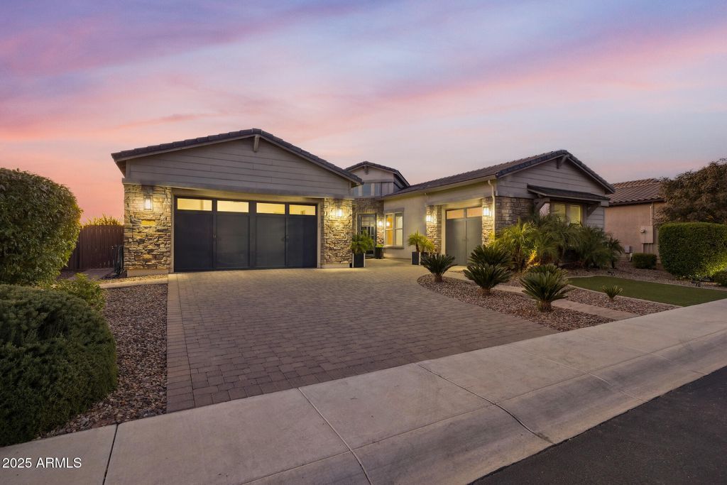 Photo of 5180 S Lafayette Drive, Chandler, AZ 85249 (MLS # 6956859)