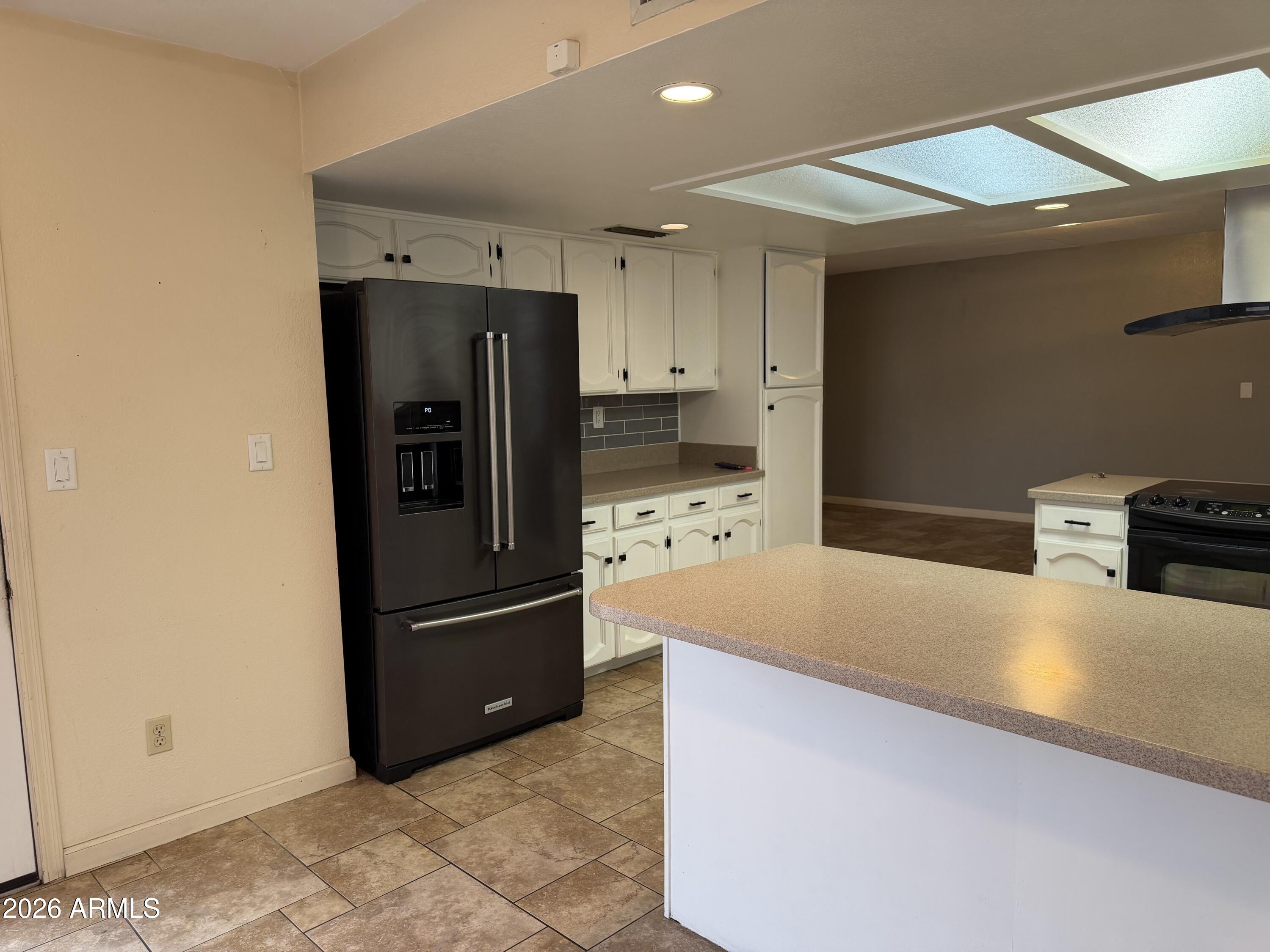 7126 W SUNNYSIDE Drive