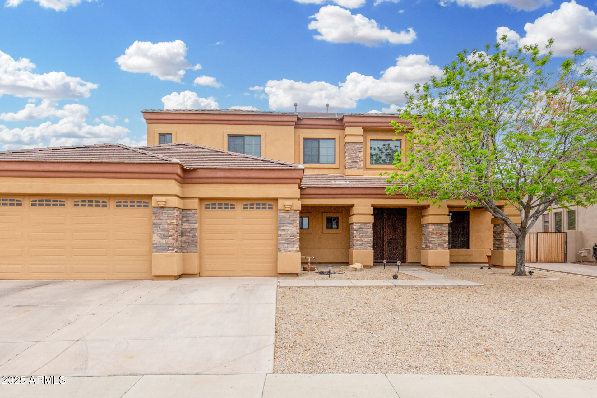 4419 W LODGE Drive