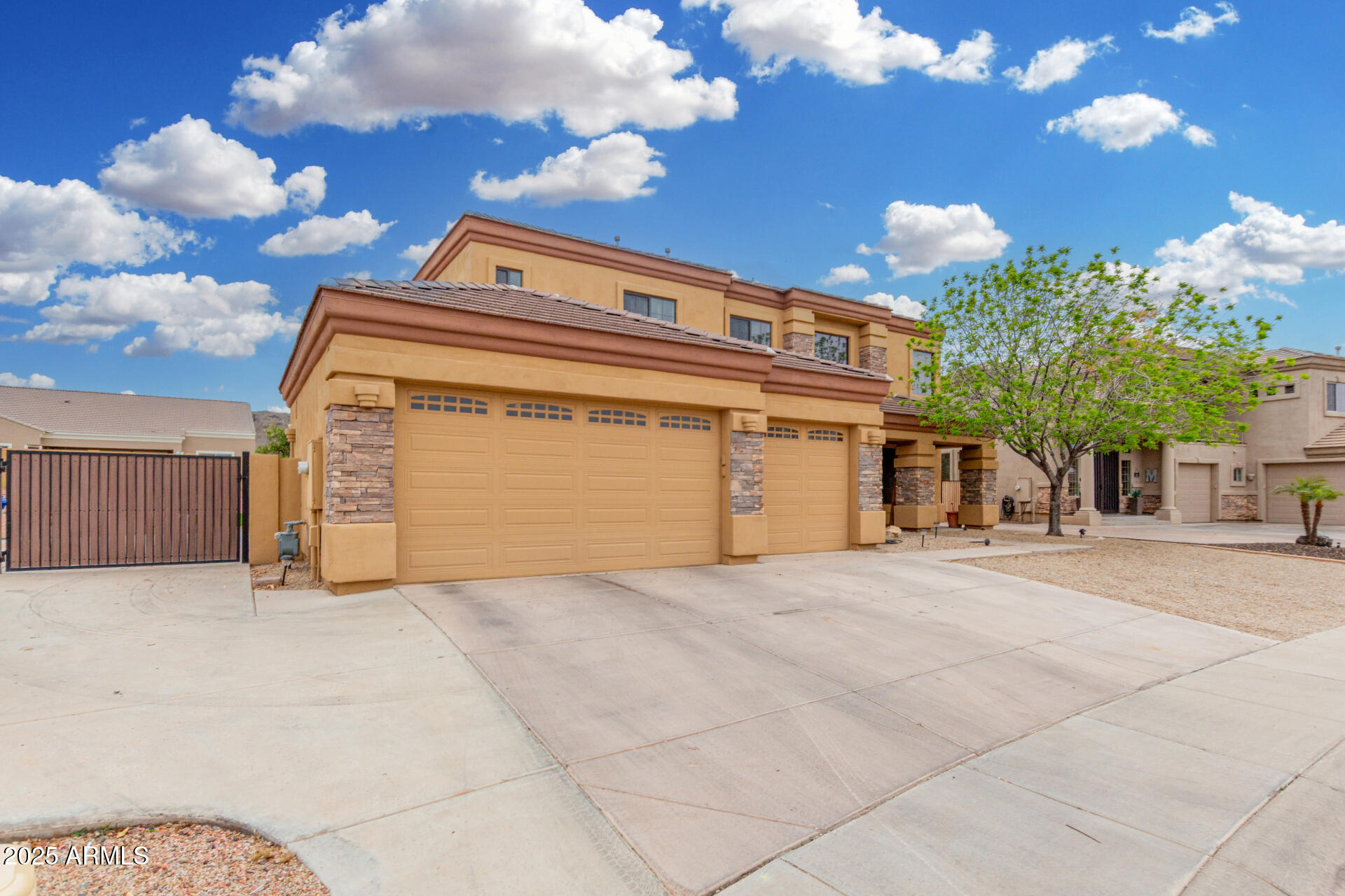 4419 W LODGE Drive