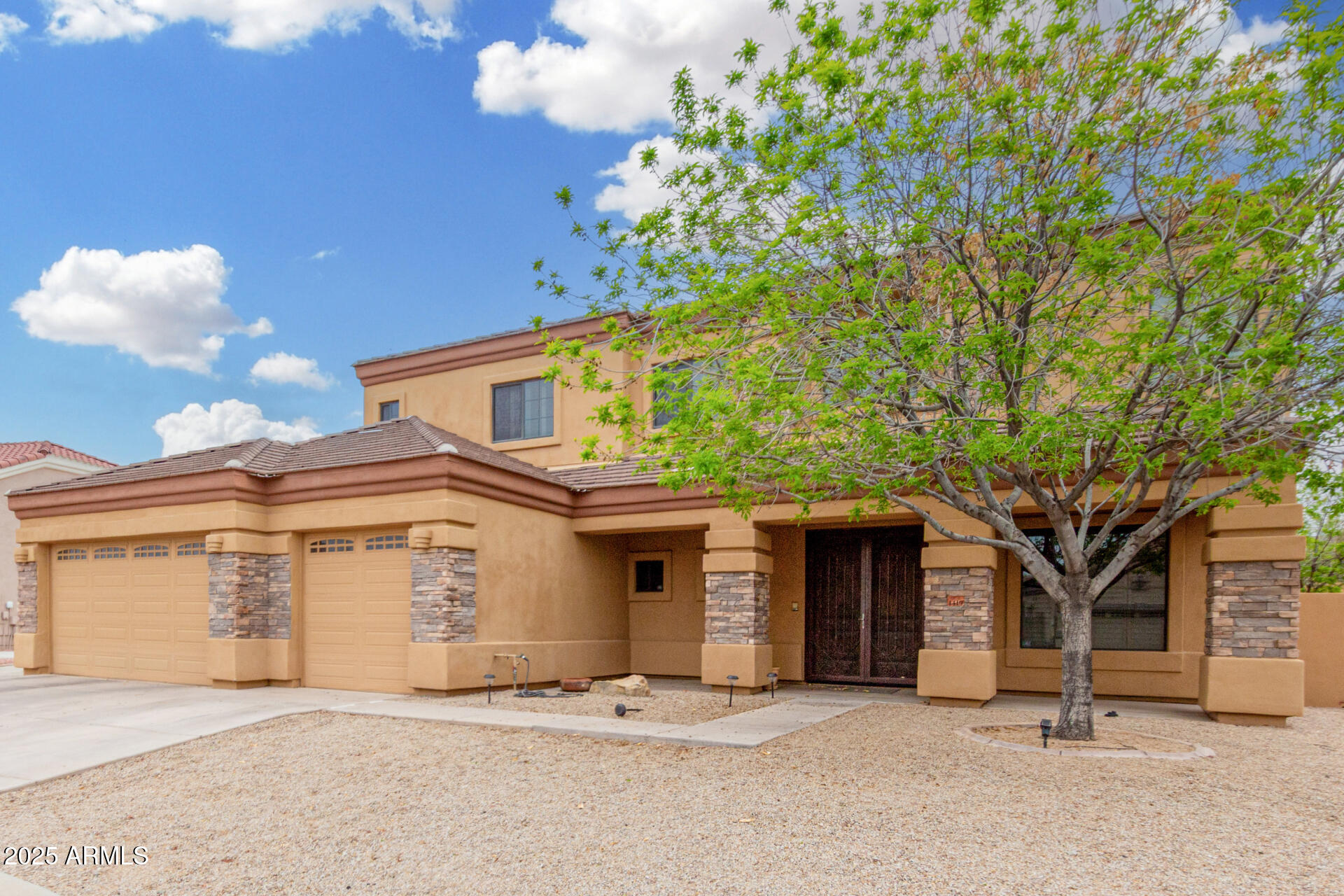 4419 W LODGE Drive