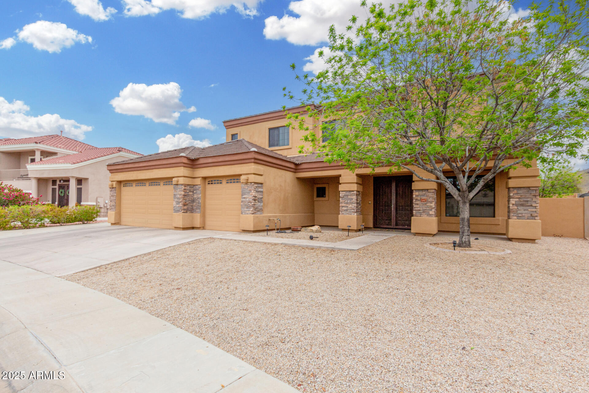4419 W LODGE Drive