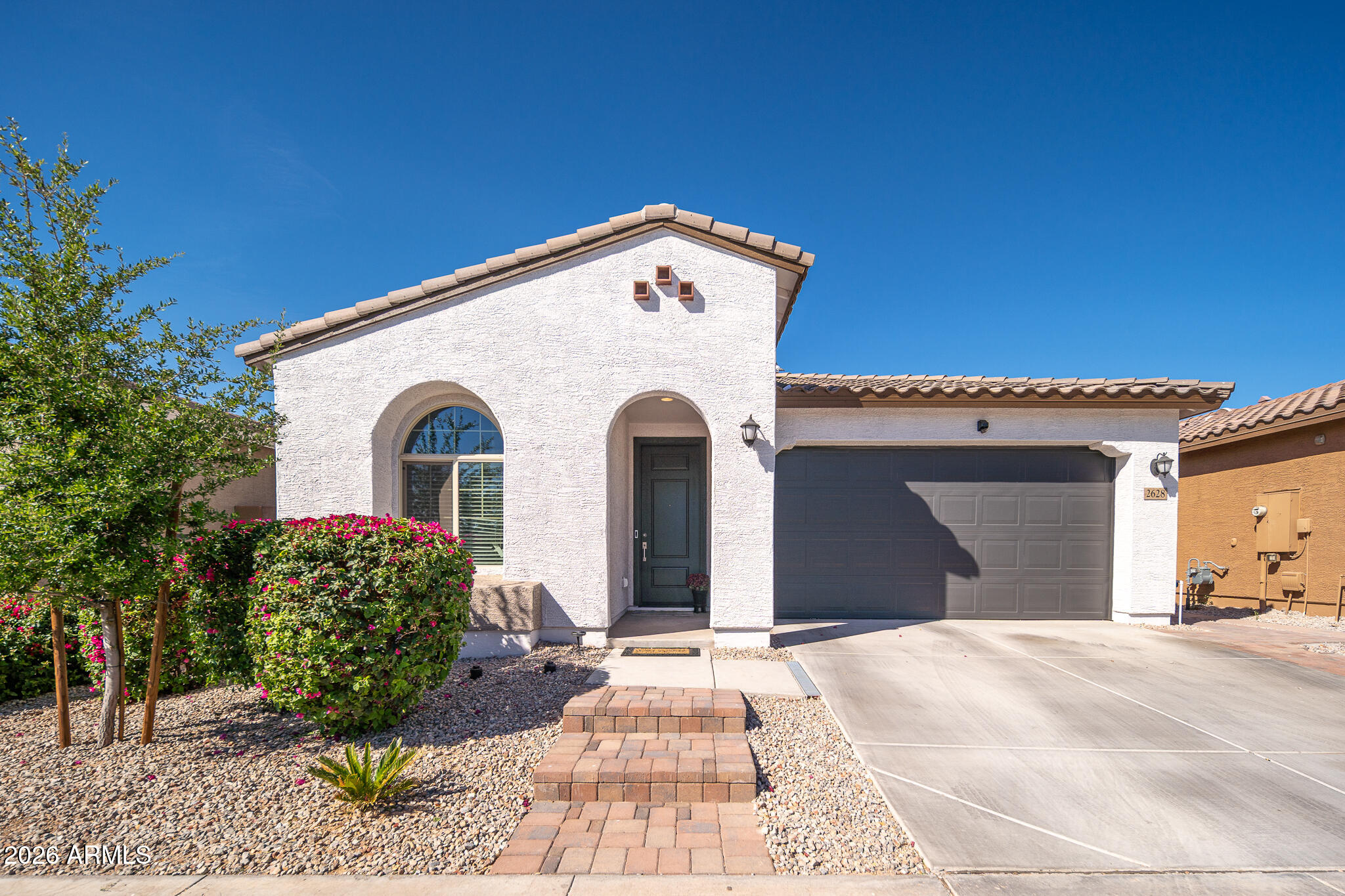 2628 W HUNTINGTON Drive