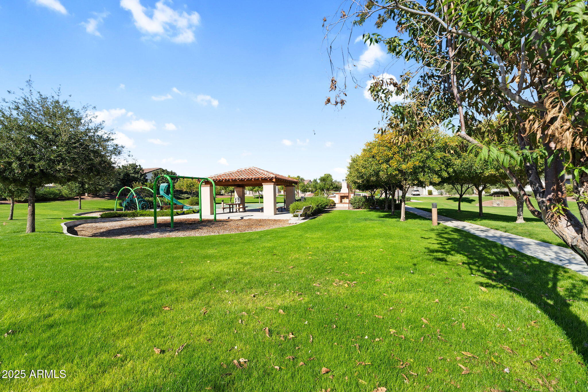 LA LOMA RESIDENTIAL AKA SUNSET TERRACE - Residential