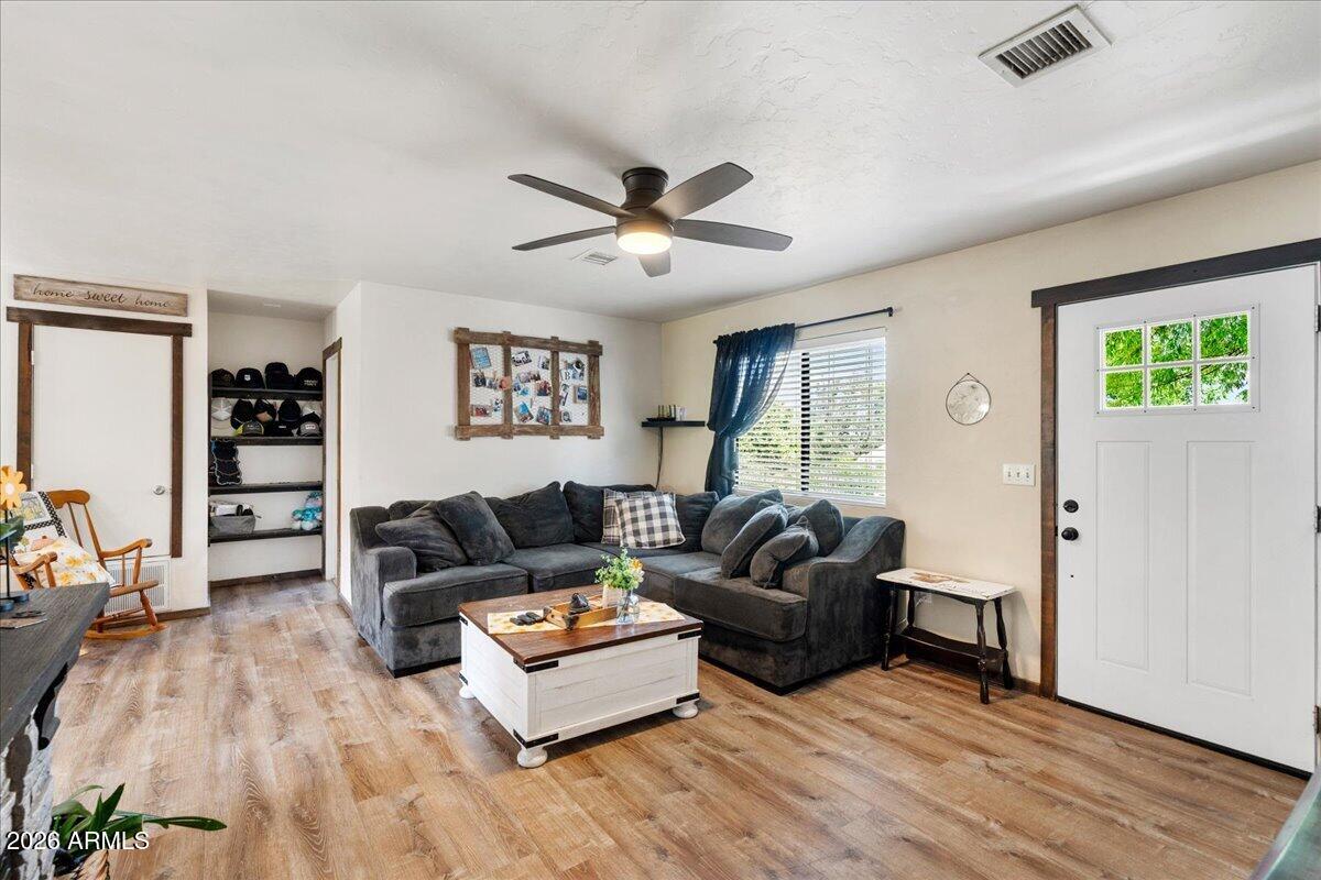 8601 E CRATER Court