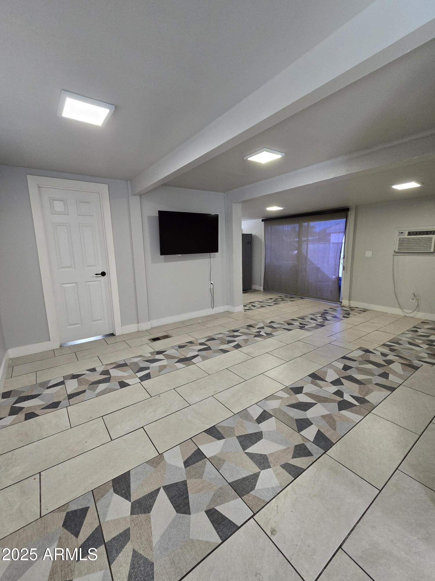 4126 E FREMONT Street