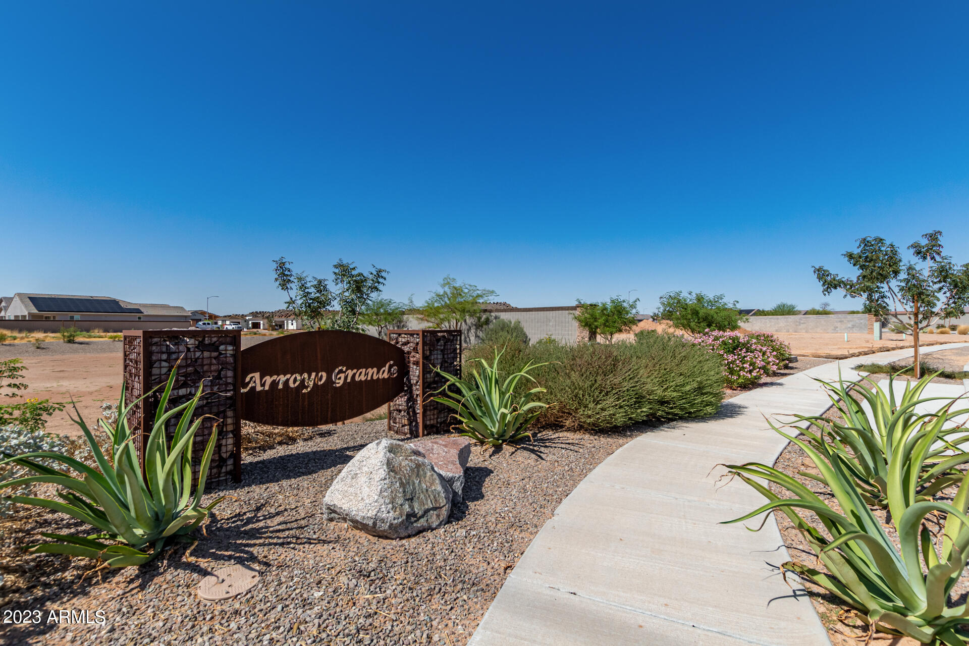 1285 E Ridgerock Loop