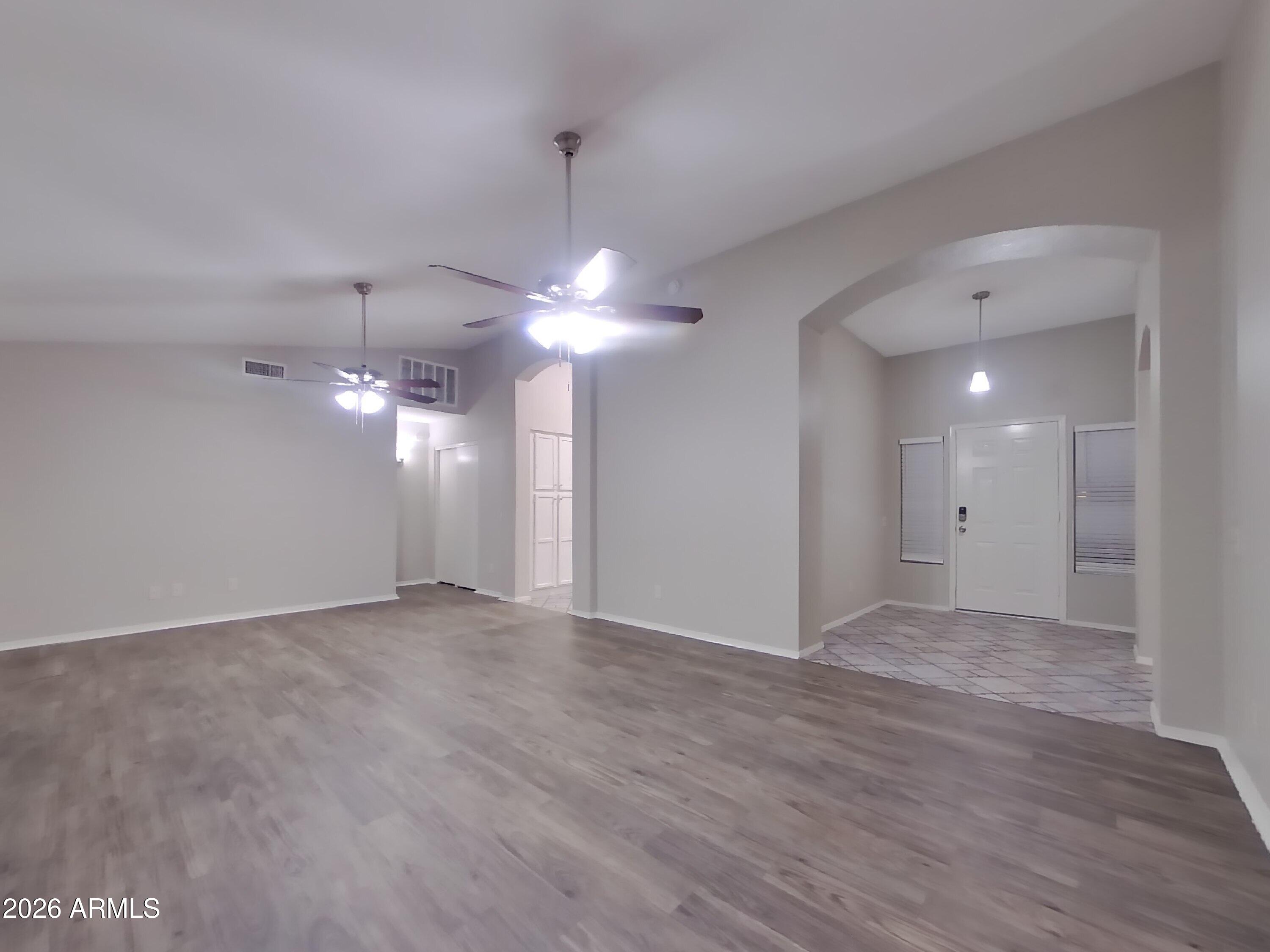 8621 W WILLOW Avenue