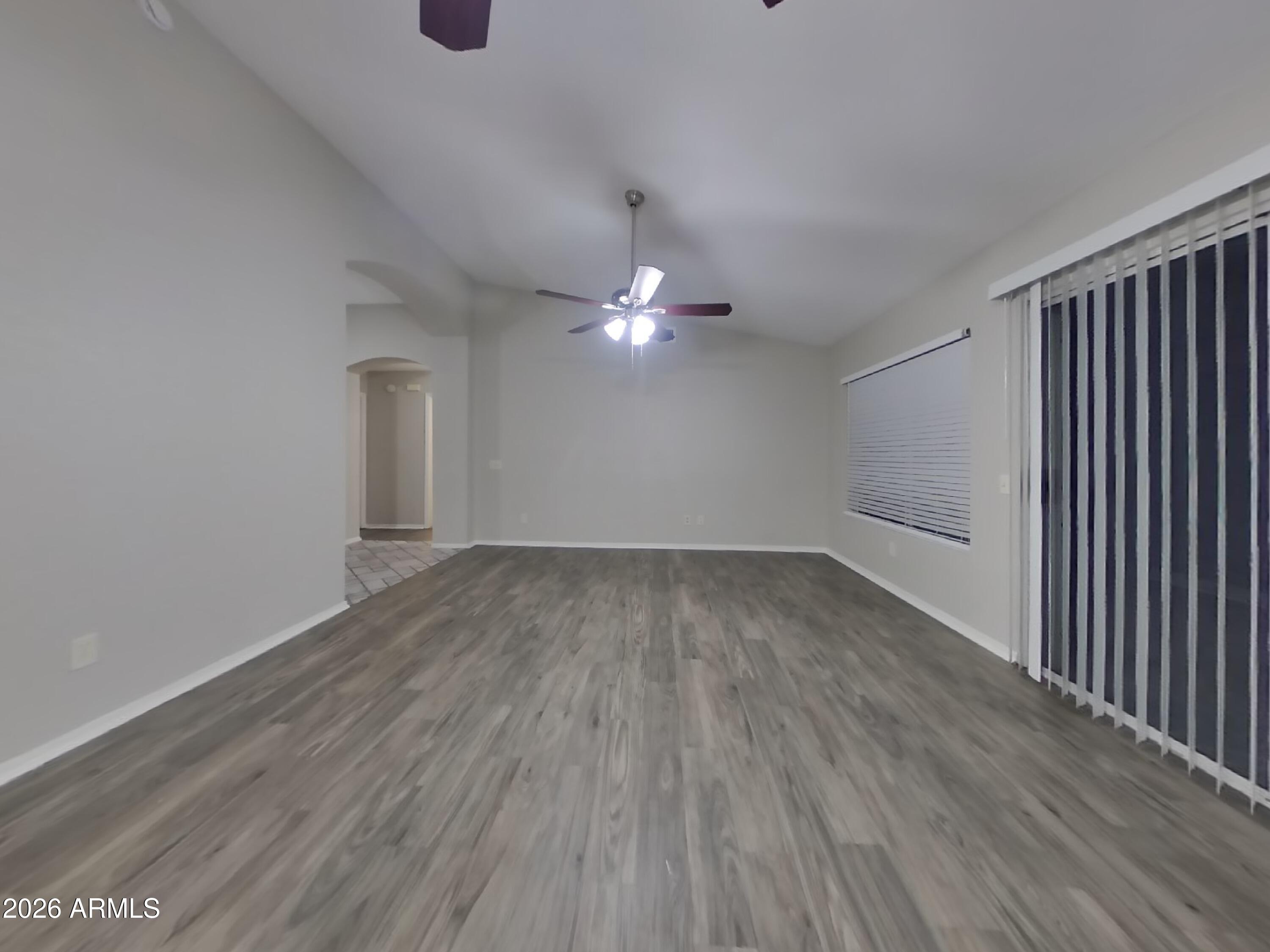 8621 W WILLOW Avenue