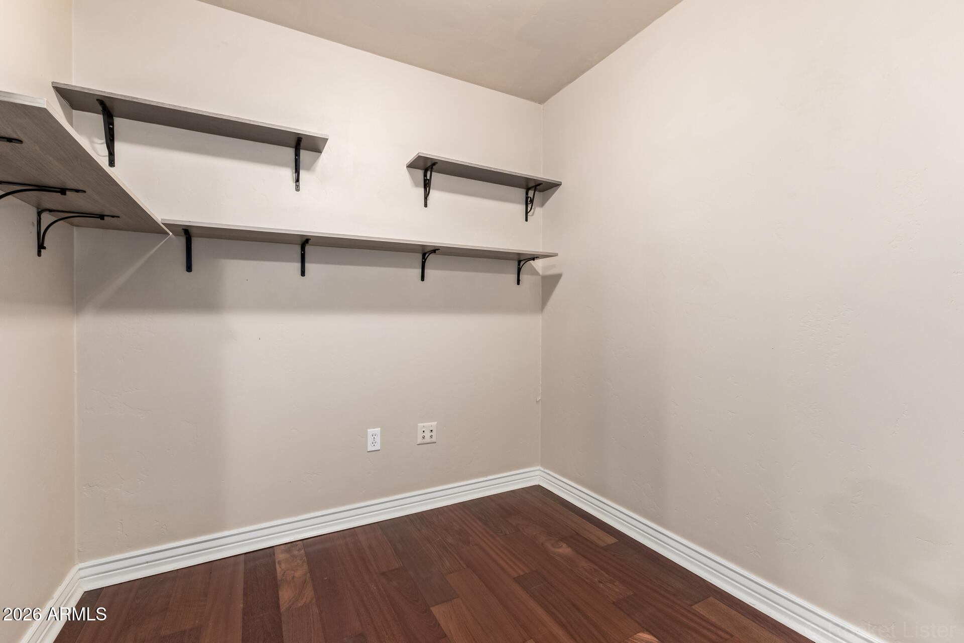 5450 E DEER VALLEY Drive 1214