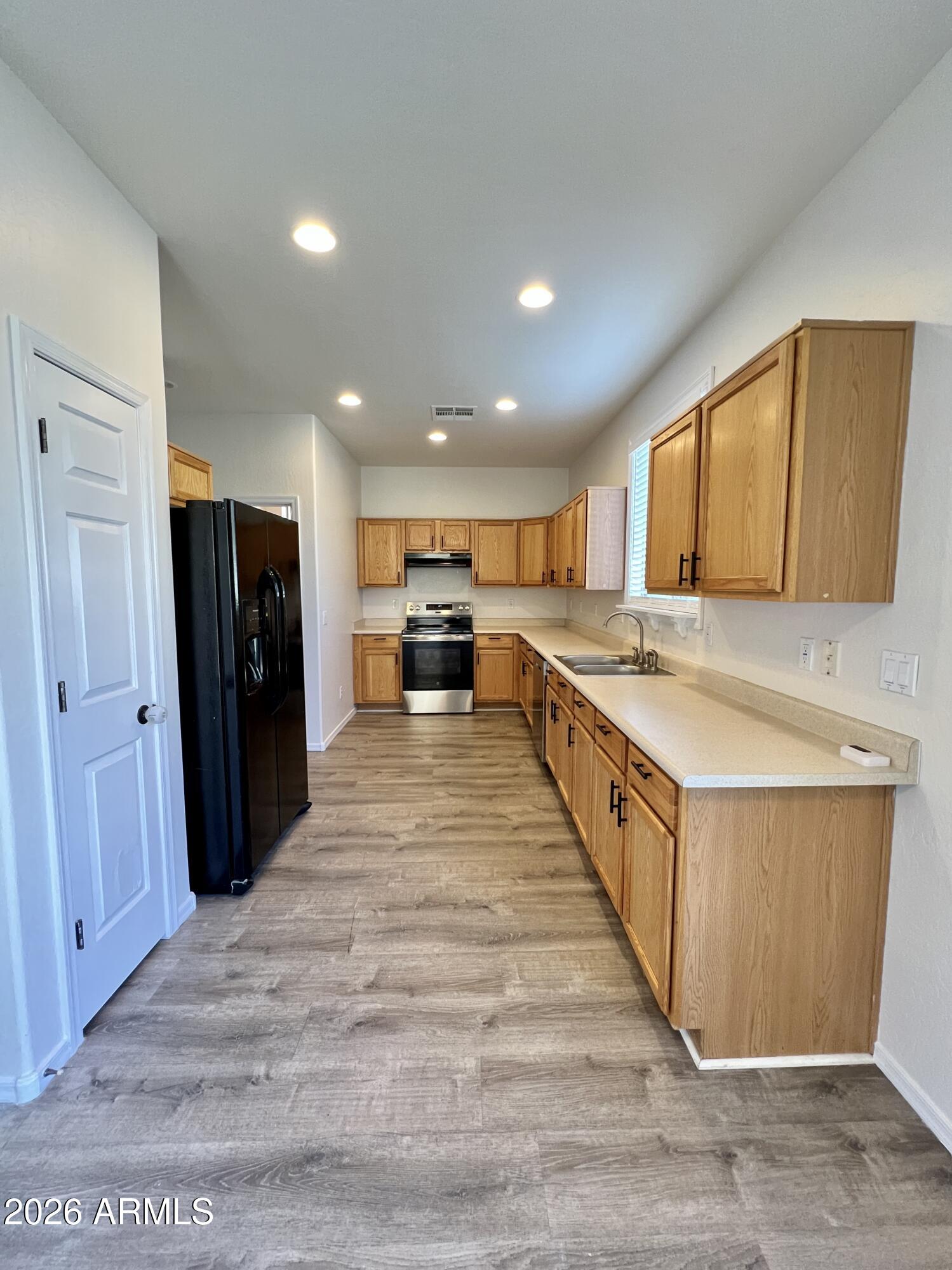 2514 E BROWNING Place