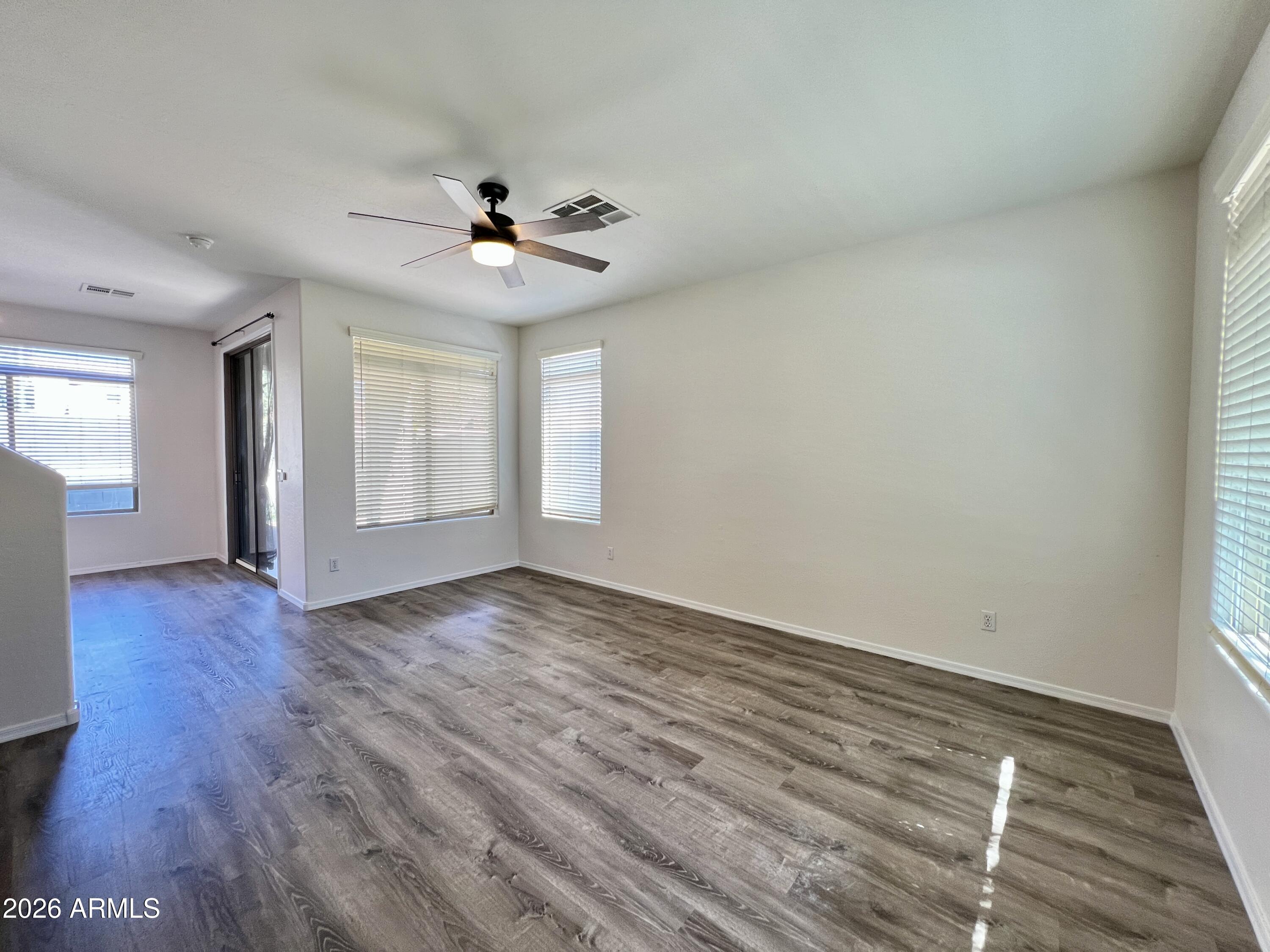 2514 E BROWNING Place