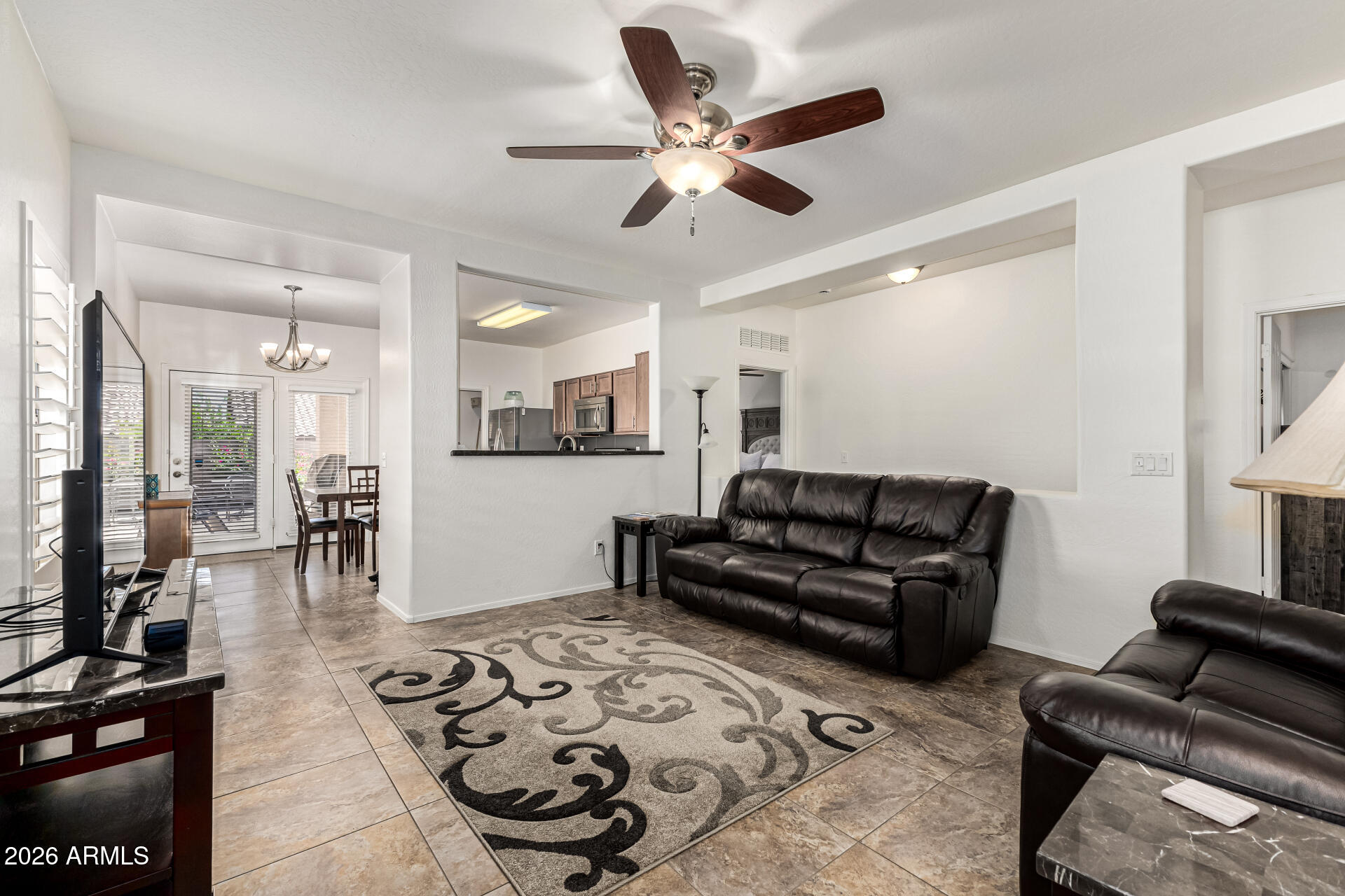 8517 E LINDNER Avenue