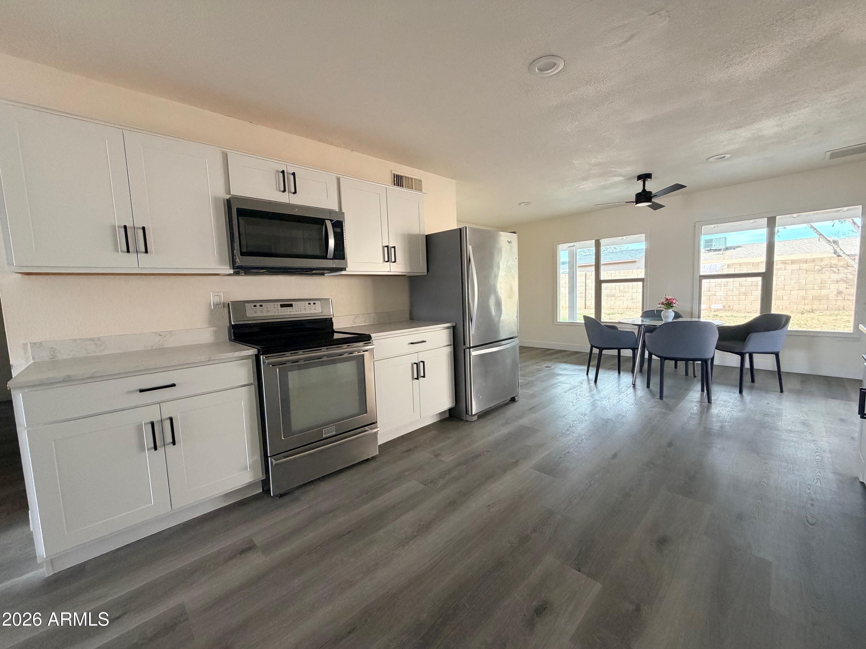 4216 W HUBBELL Street