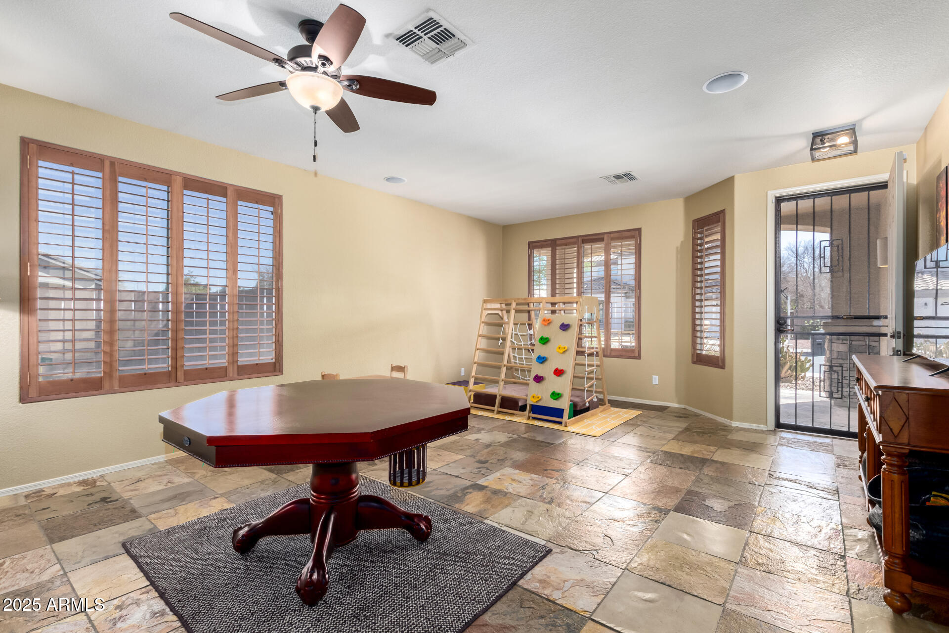 1412 E JADE Drive