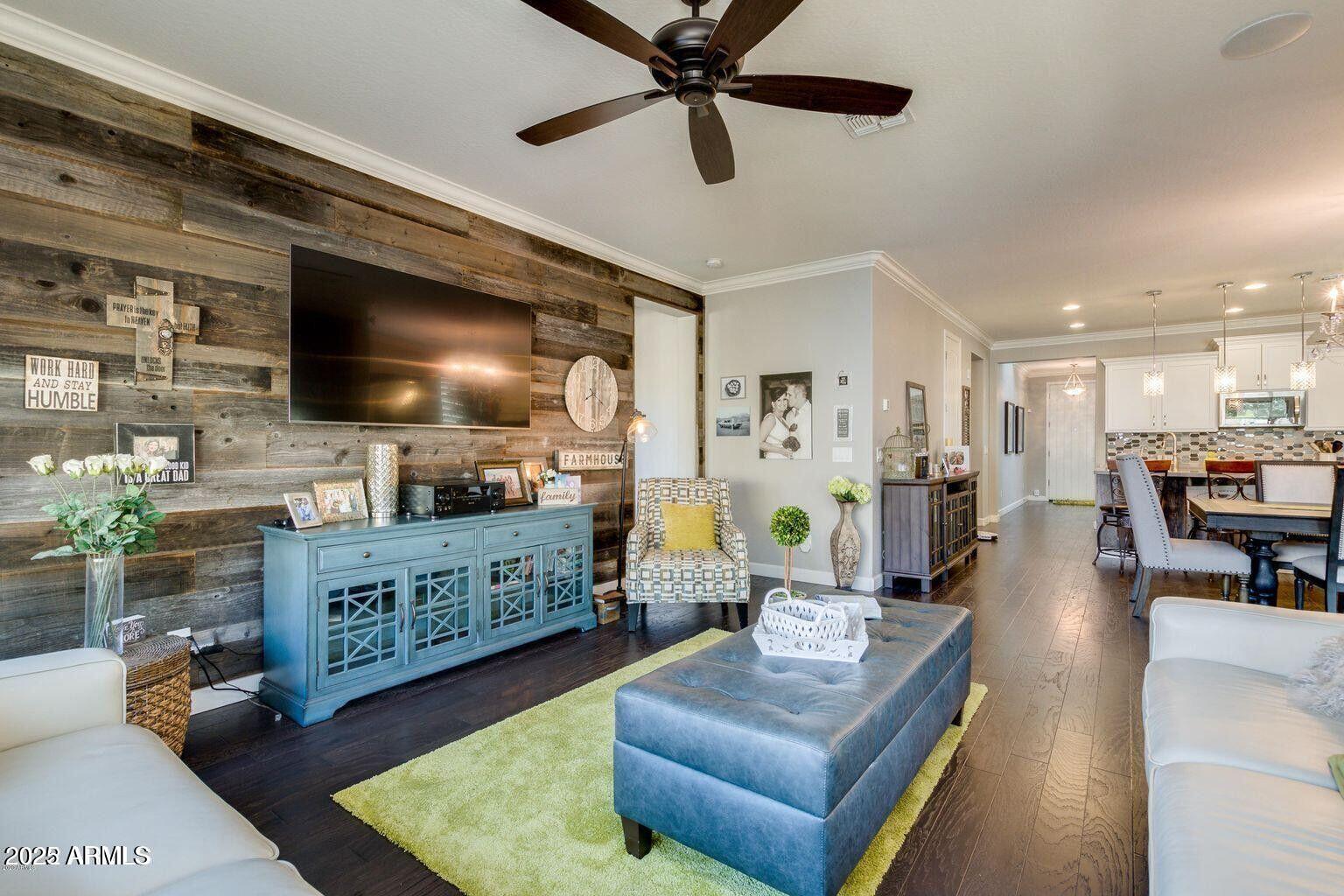 1952 W Yellowstone Way