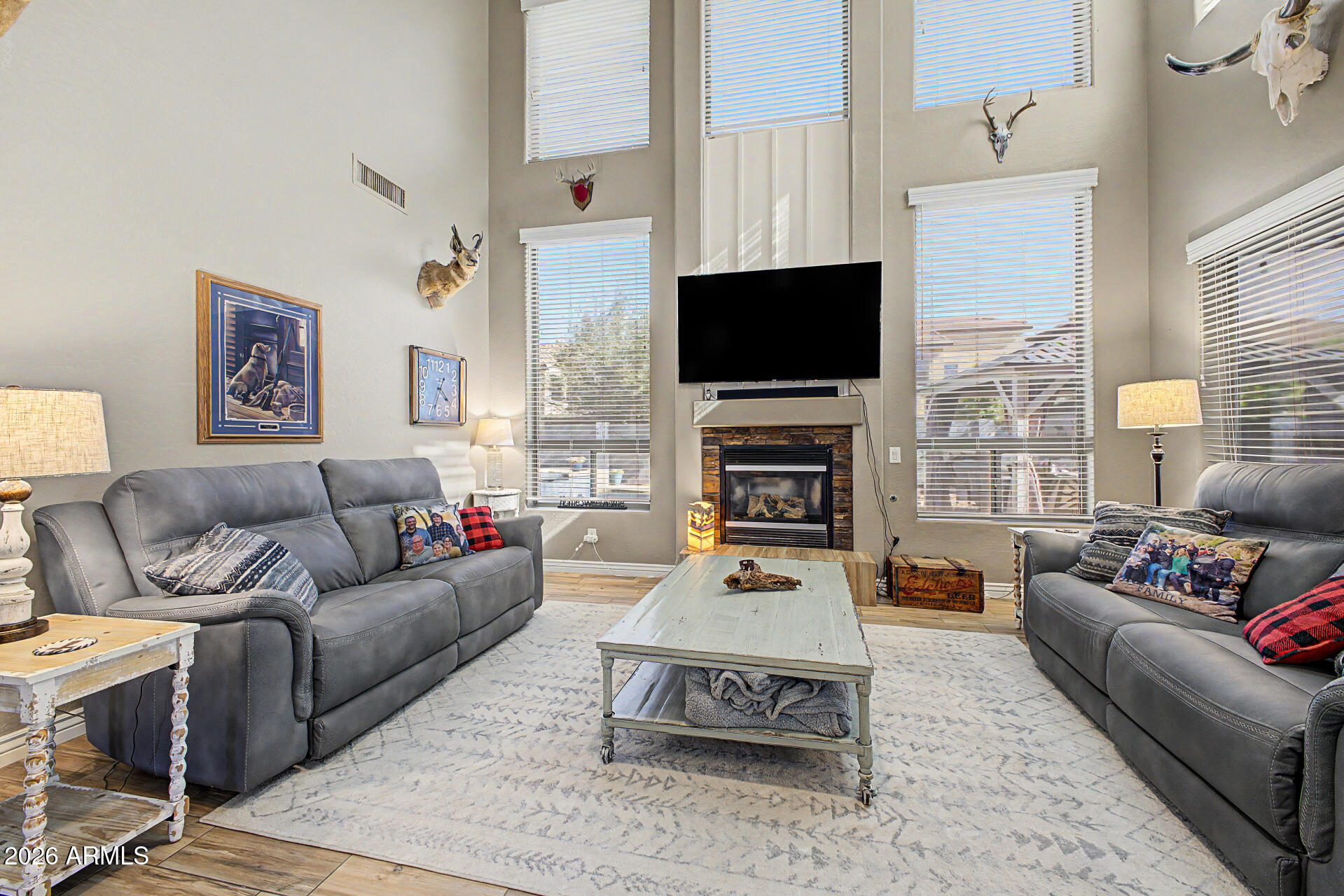 879 W HOLSTEIN Trail