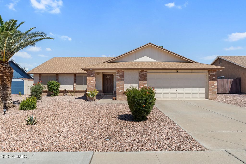 Photo of 7944 W Dahlia Drive, Peoria, AZ 85381 (MLS # 7013089)