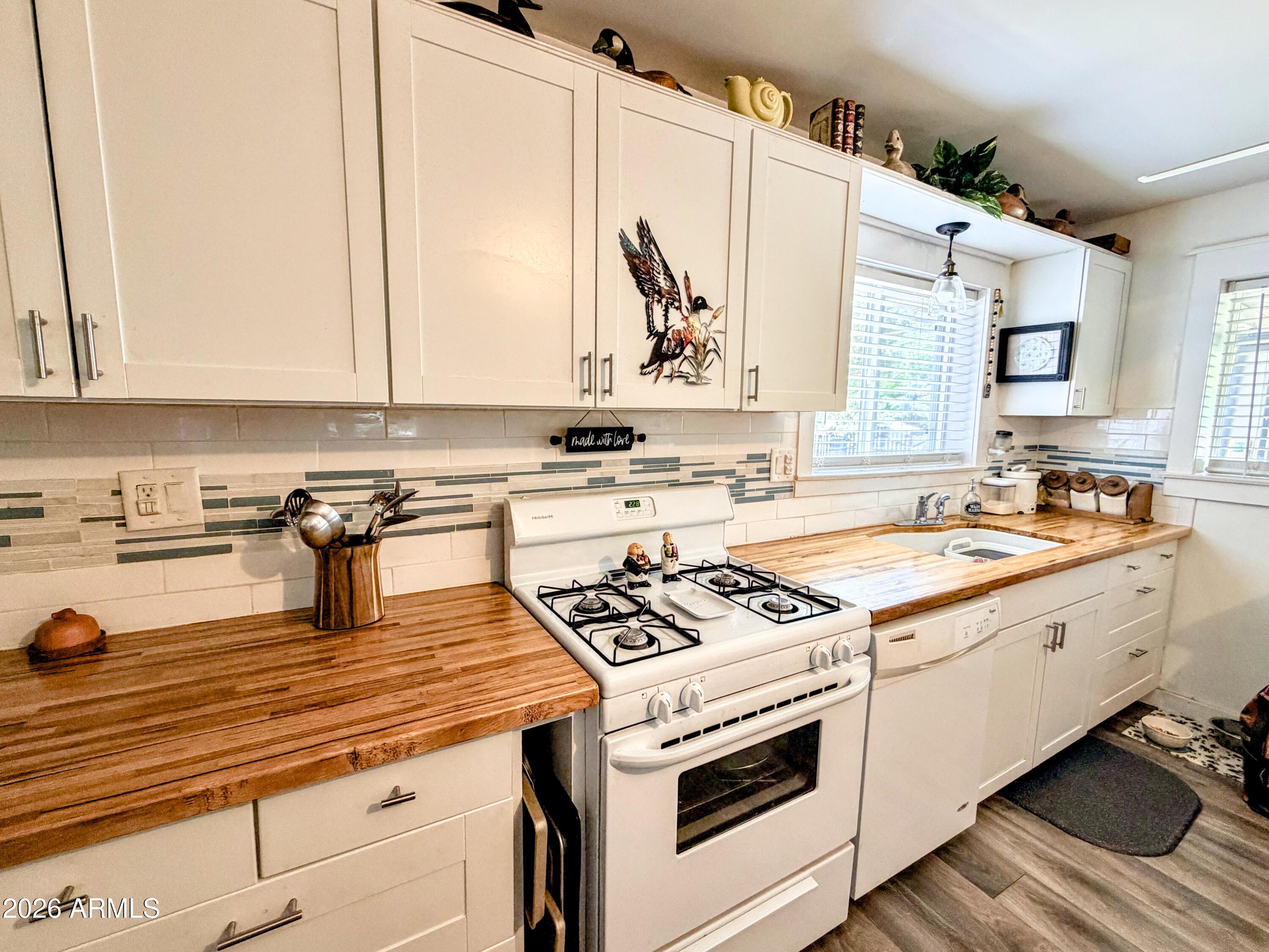 YARNELL HEIGHTS - Residential