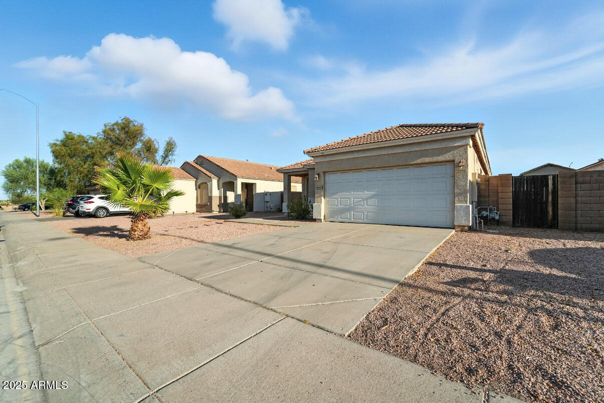 12621 W EARLL Drive