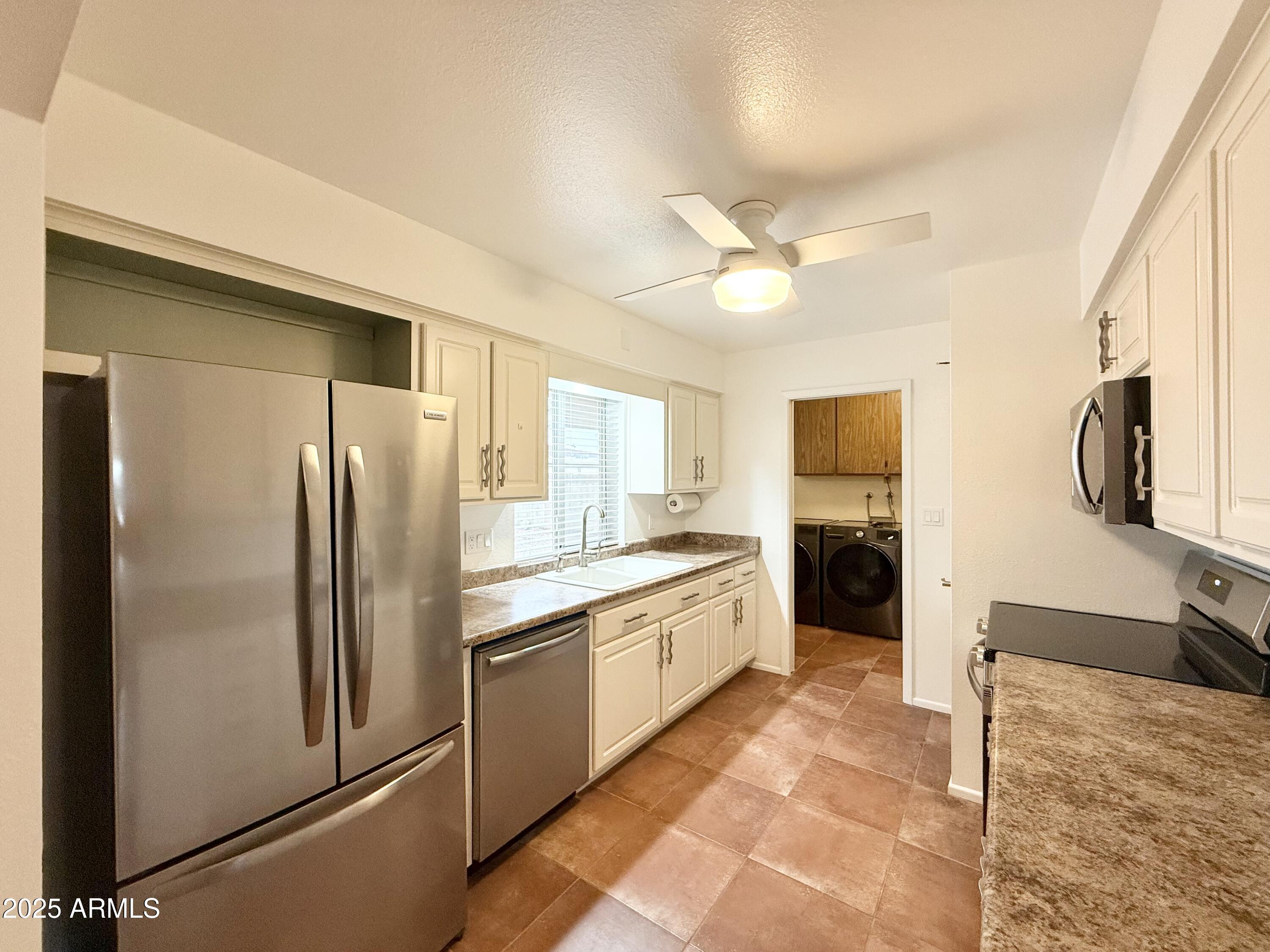 4559 E DRAGOON Avenue