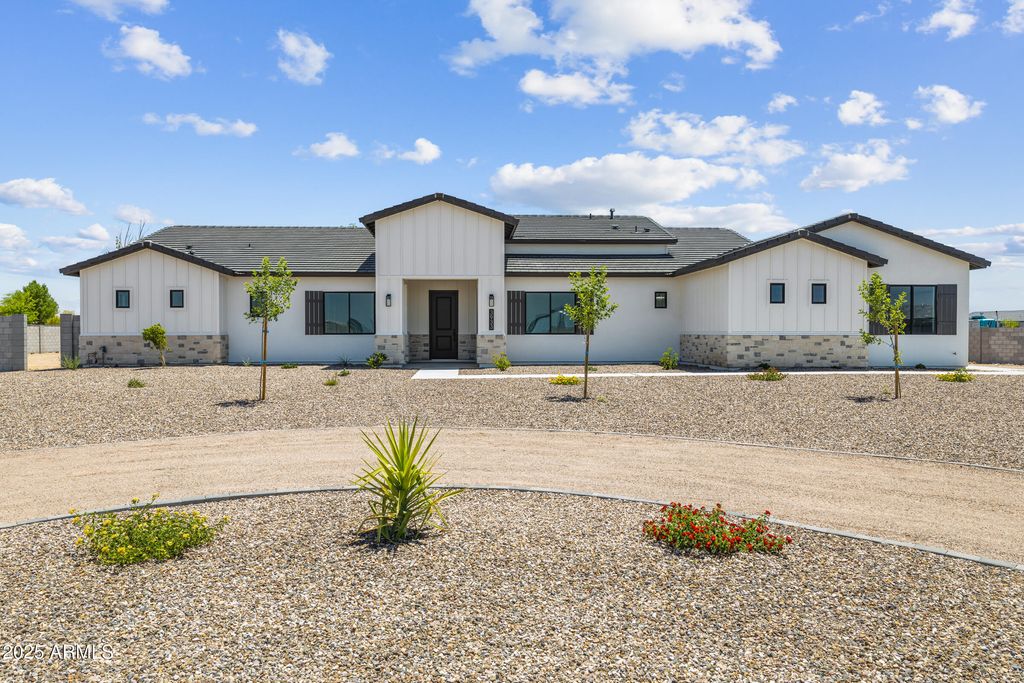 Photo of 27319 N Bryce Street, Queen Creek, AZ 85144 (MLS # 7043262)
